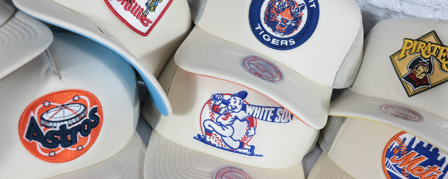 Mitchell & Ness New York Yankees Cooperstown MLB Evergreen Trucker Snapback  Hat Cap - Off White