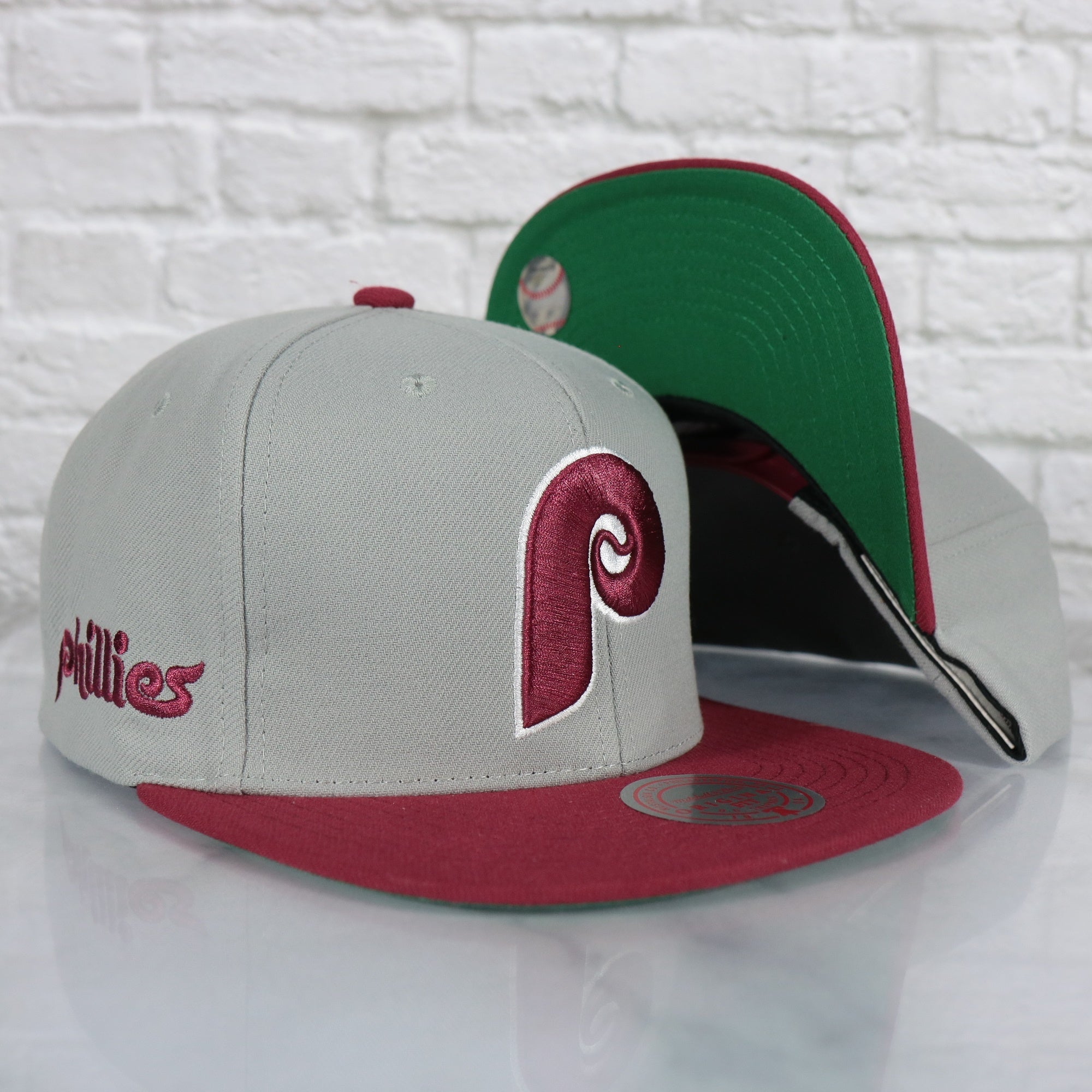 Mitchell & Ness Phillies Evergreen Pro Snapback