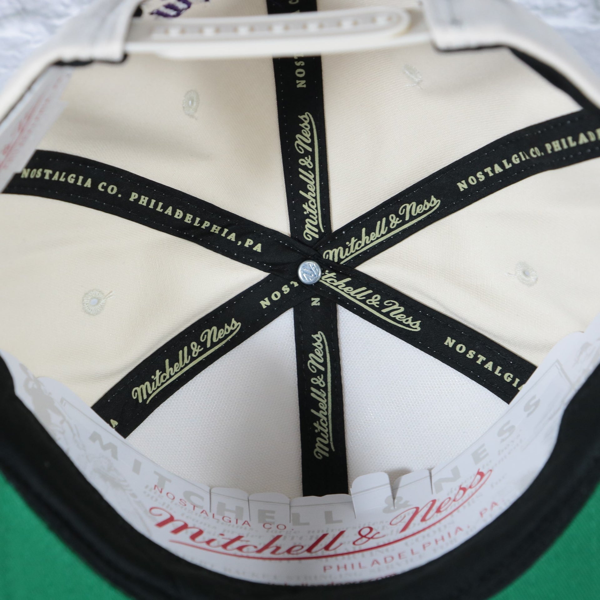 mitchell and ness taping on the Phoenix Suns Hardwood Classics Reframe Retro Green bottom | Off-White Snapback Hat