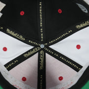 mitchell and ness taping on the Chicago Blackhawks NHL Billboard 2 Green bottom Tri-Tone | Red/White/Black Snapback Hat