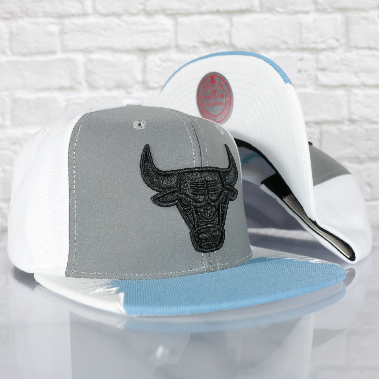Chicago Bulls Day 5 Sneaker Hookup White bottom Tri-Tone | Reflective/White/Light Blue Snapback Hat