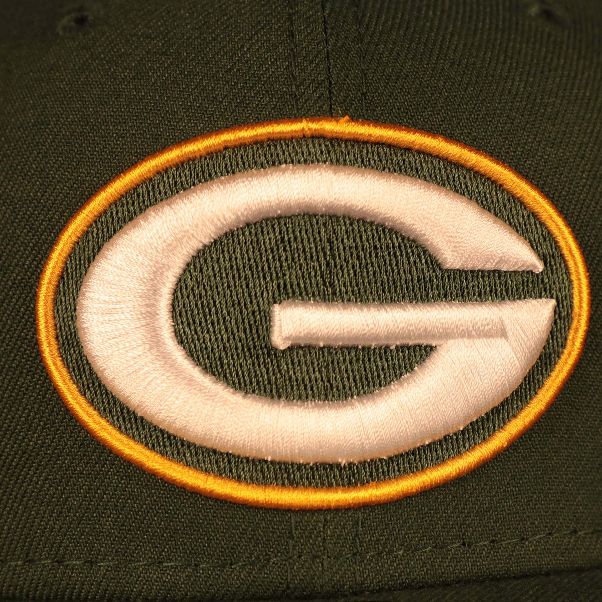 Close up of the Green Bay Packers "Patch Up" Super Bowl XXXI Side Patch Gray Bottom 9Fifty Navy Snapback Hat