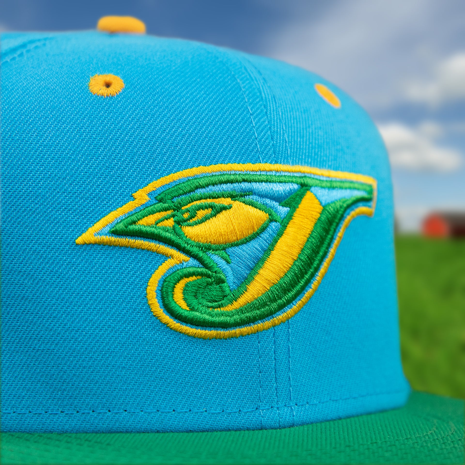 blue jays logo on the Toronto Blue Jays Cooperstown "Ice Cream Pack" 30th Season Side Patch 59Fifty Fitted Cap | Cap Swag Exclusive