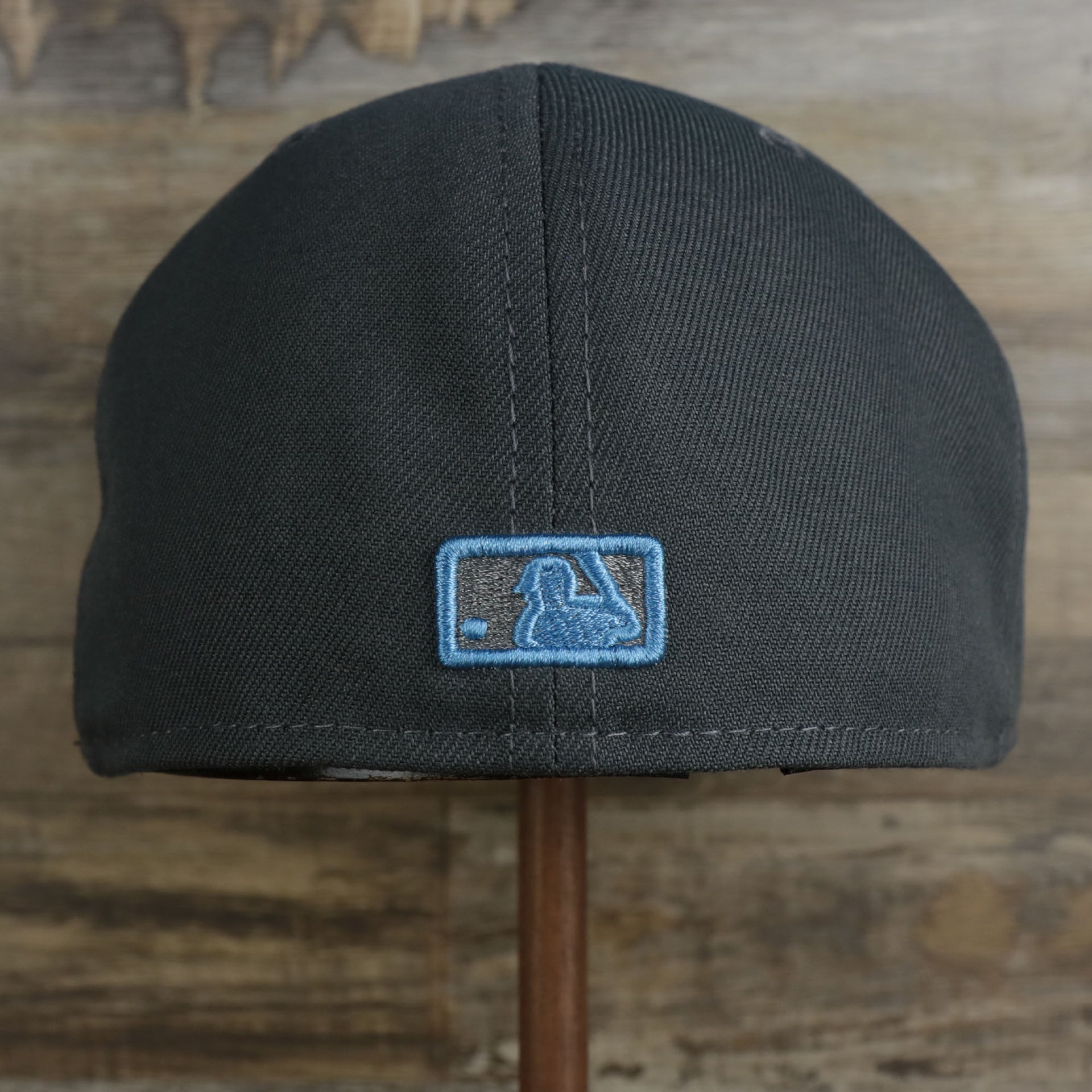 The backside of the Philadelphia Phillies 2022 Father's Day On-Field 59Fifty Fitted Cap | Gray