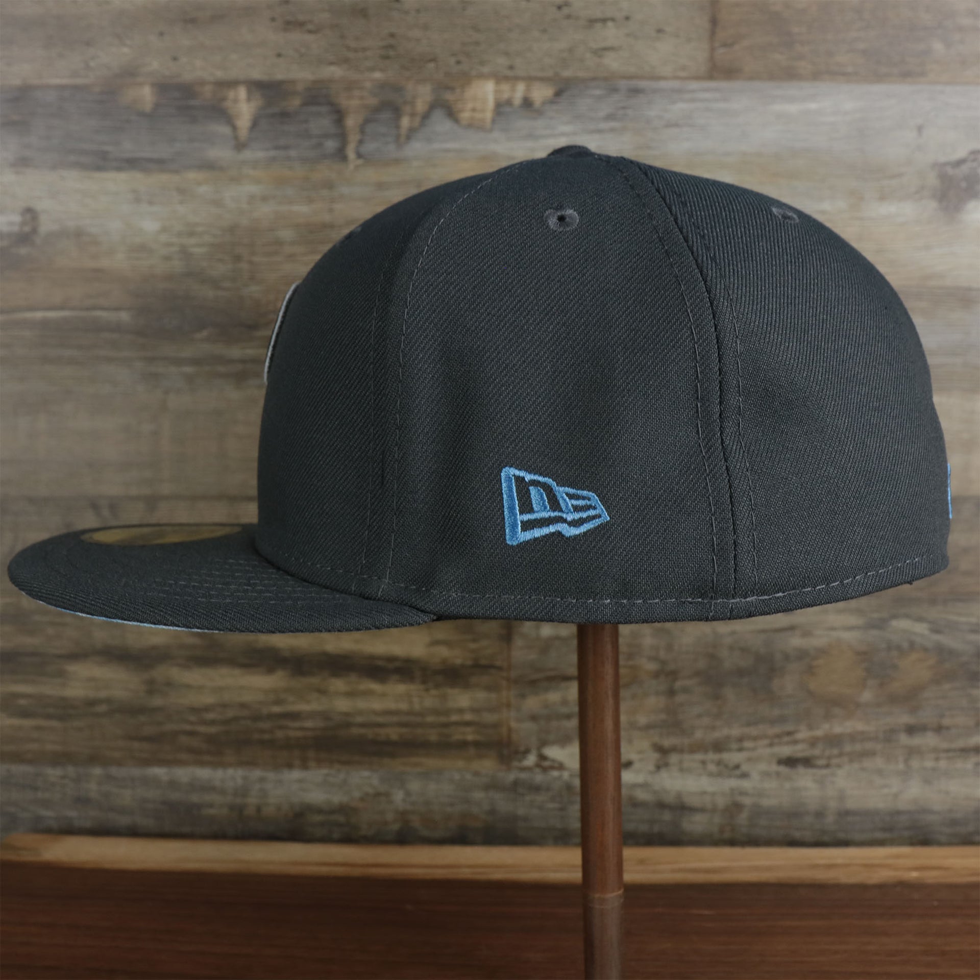 The wearer's left on the Philadelphia Phillies 2022 Father's Day On-Field 59Fifty Fitted Cap | Gray