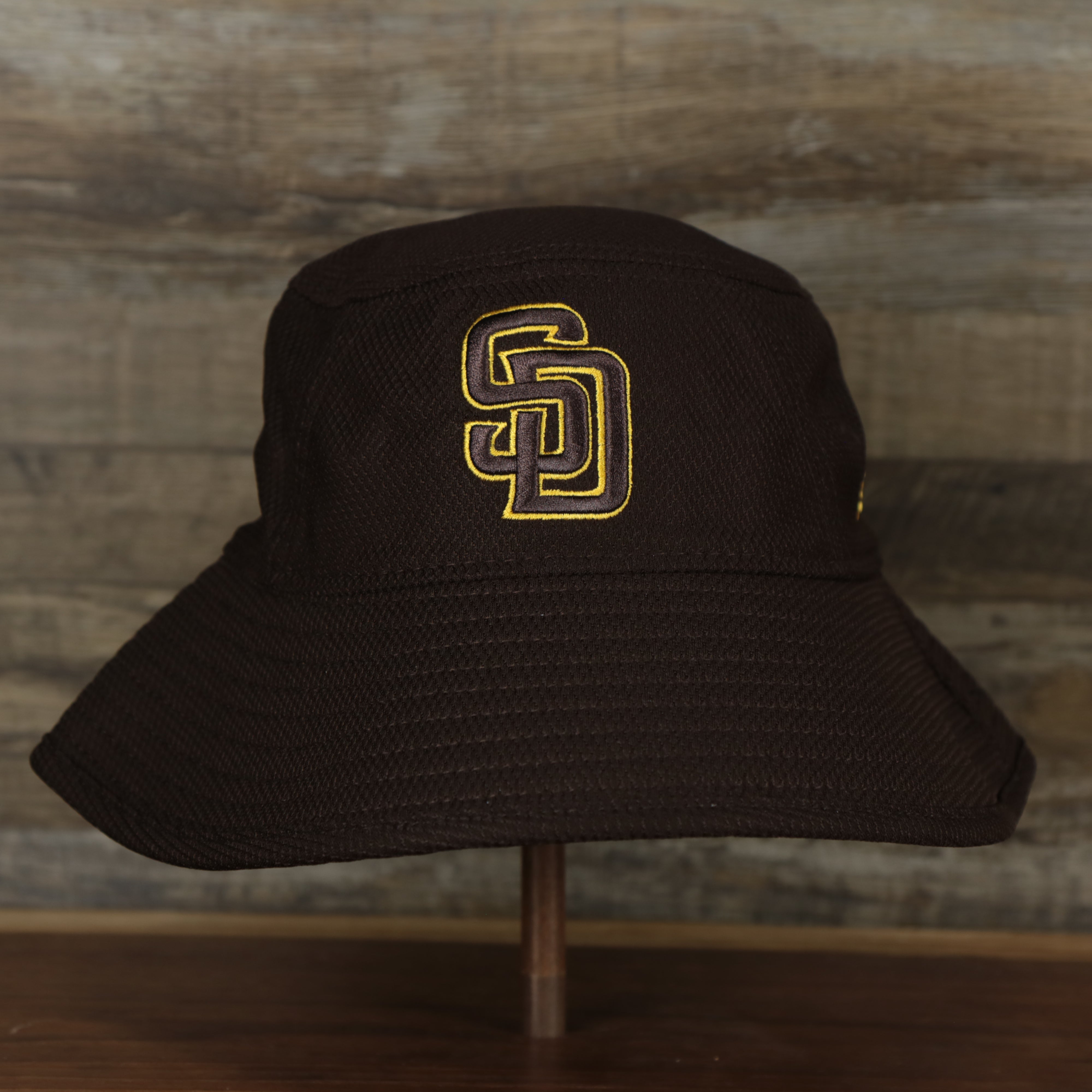 San Diego Padres Bucket Hat Reversible to Solid Brown Sizes 