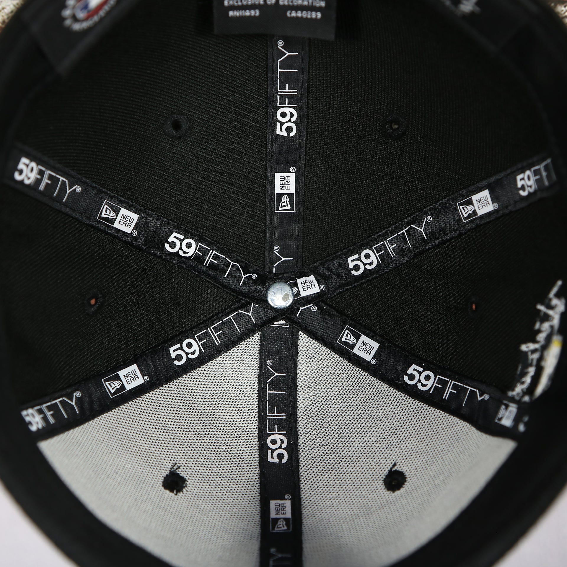 new era 59fifty taping on the Pittsburgh Pirates "City Cluster" Side Patch Gray Bottom Black 59Fifty Fitted Cap