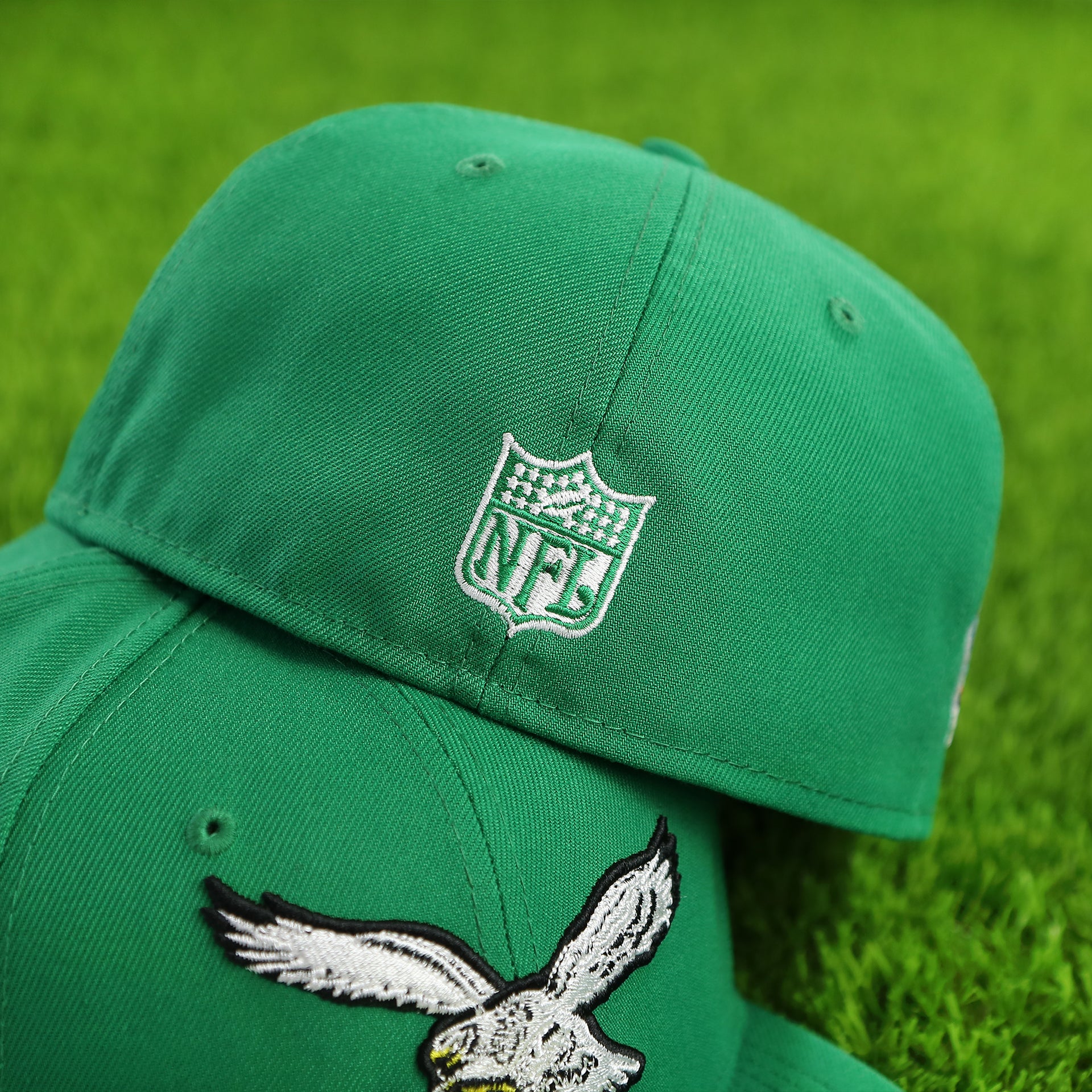 NFL logo on the 1999 Hawaii Pro Bowl Throwback Philadelphia Eagles 59Fifty Side Patch Fitted | Black Bottom, Kelly Green