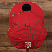 top of the Tampa Bay Buccaneers x Gatorade Red 9Fifty Grey Bottom Snapback