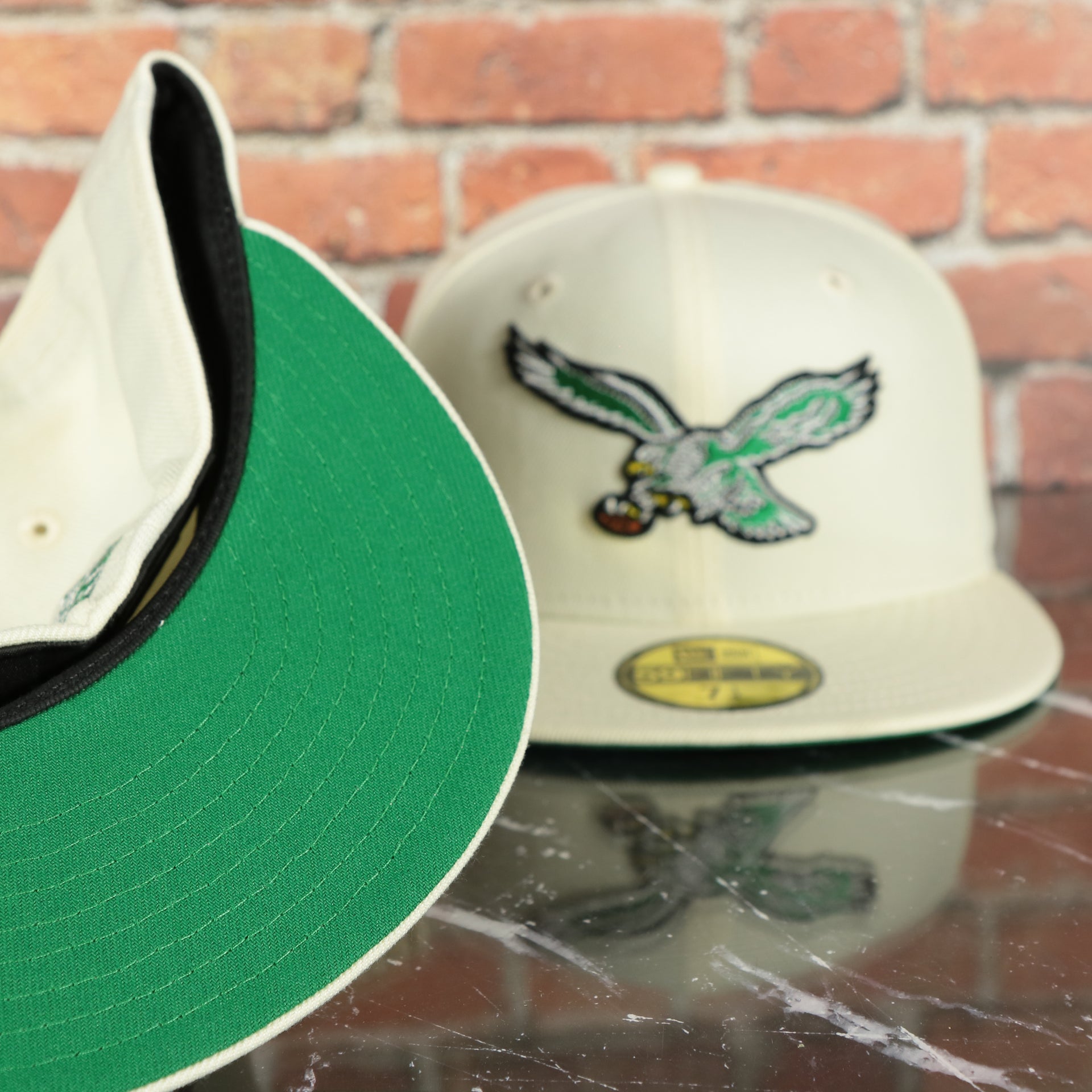 green under visor on the Philadelphia Eagles Throwback Logo Veterans Stadium Side Patch Chrome Green UV 59Fifty Fitted Cap