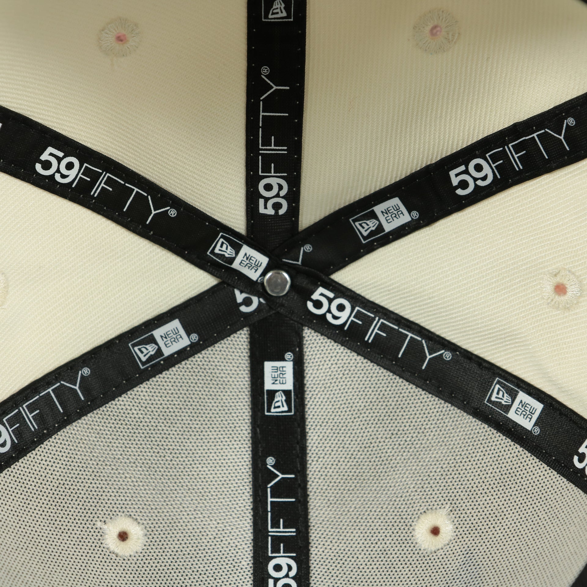 new era taping on the Philadelphia Eagles Throwback Logo Veterans Stadium Side Patch Chrome Green UV 59Fifty Fitted Cap