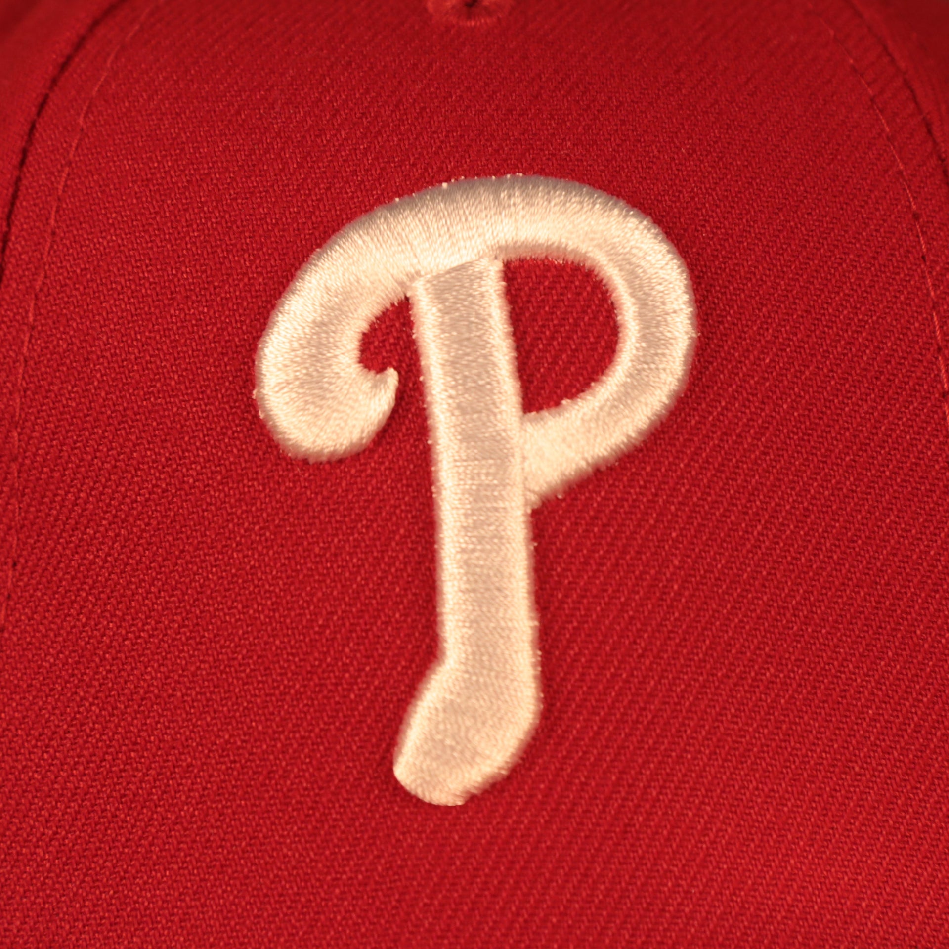 Close up of the current Phillies logo on the Philadelphia Phillies "Patch Pride" All Over Gray Bottom Side Patch 59Fifty Fitted Cap