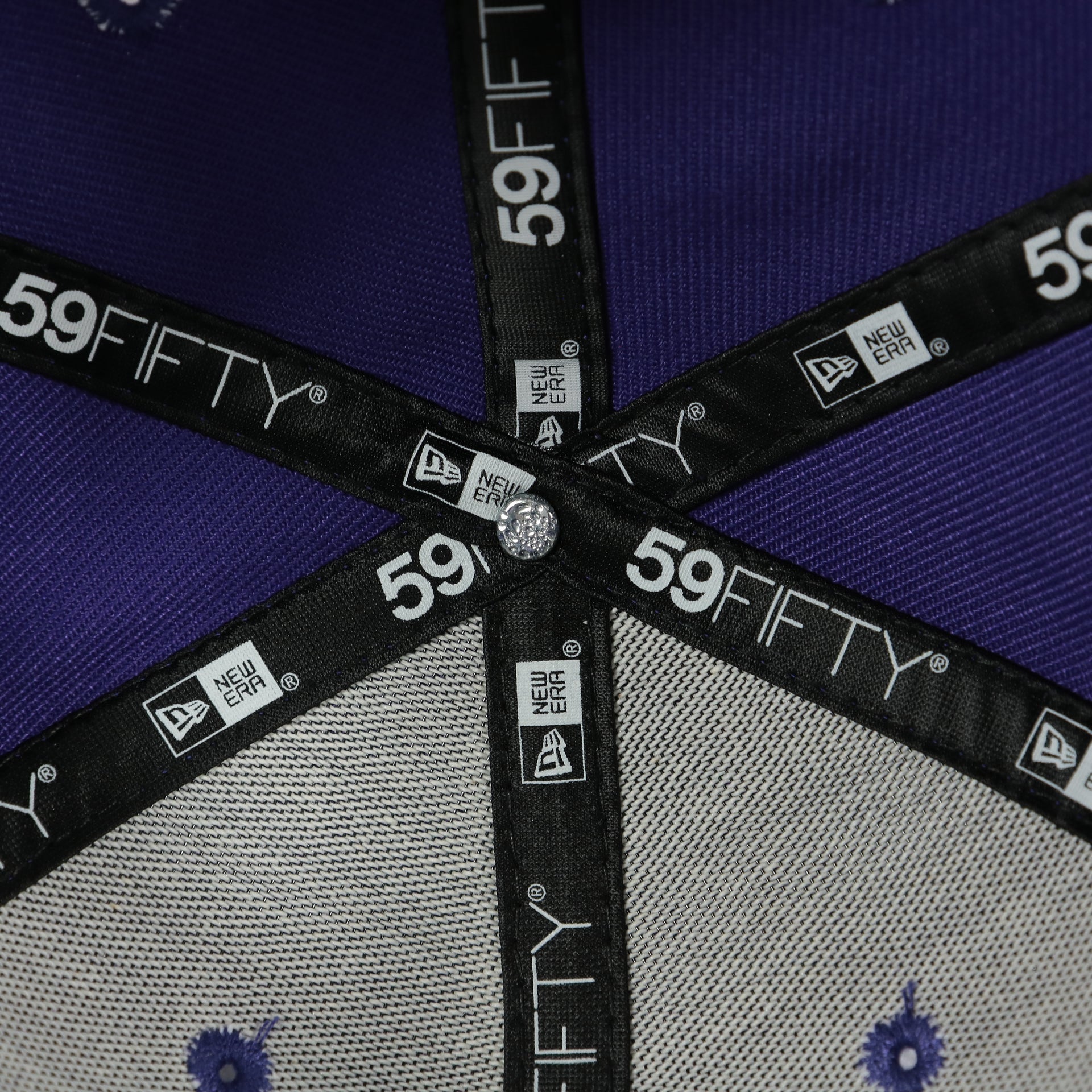 new era taping on the Los Angeles Lakers City Transit All Over Side Patch Gray Bottom 59Fifty Fitted Cap