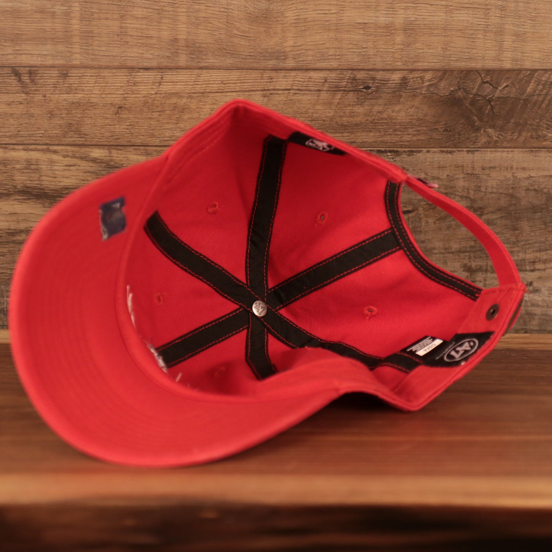 underside of the Los Angeles Clippers Red Adjustable Dad Hat