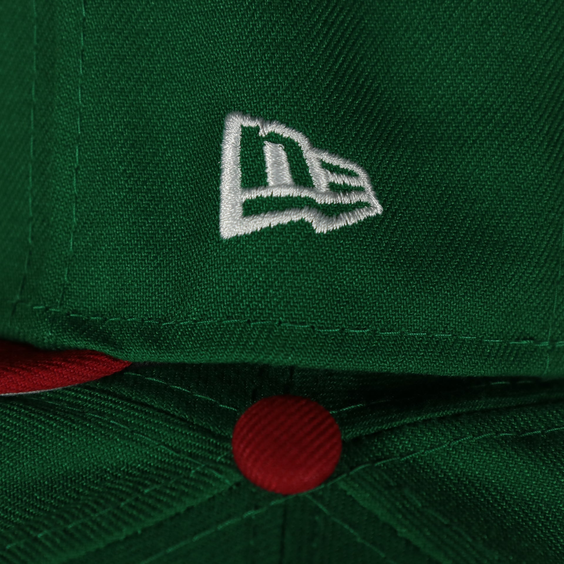 new era logo on the Mexico 2023 World Baseball Classic Two Tone Grey Bottom Green/Red 59Fifty Fitted Cap