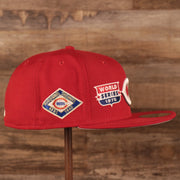Wearer's right of the Cincinnati Reds All Over World Series Side Patch 5x Champ Gray Bottom 59Fifty Fitted Cap