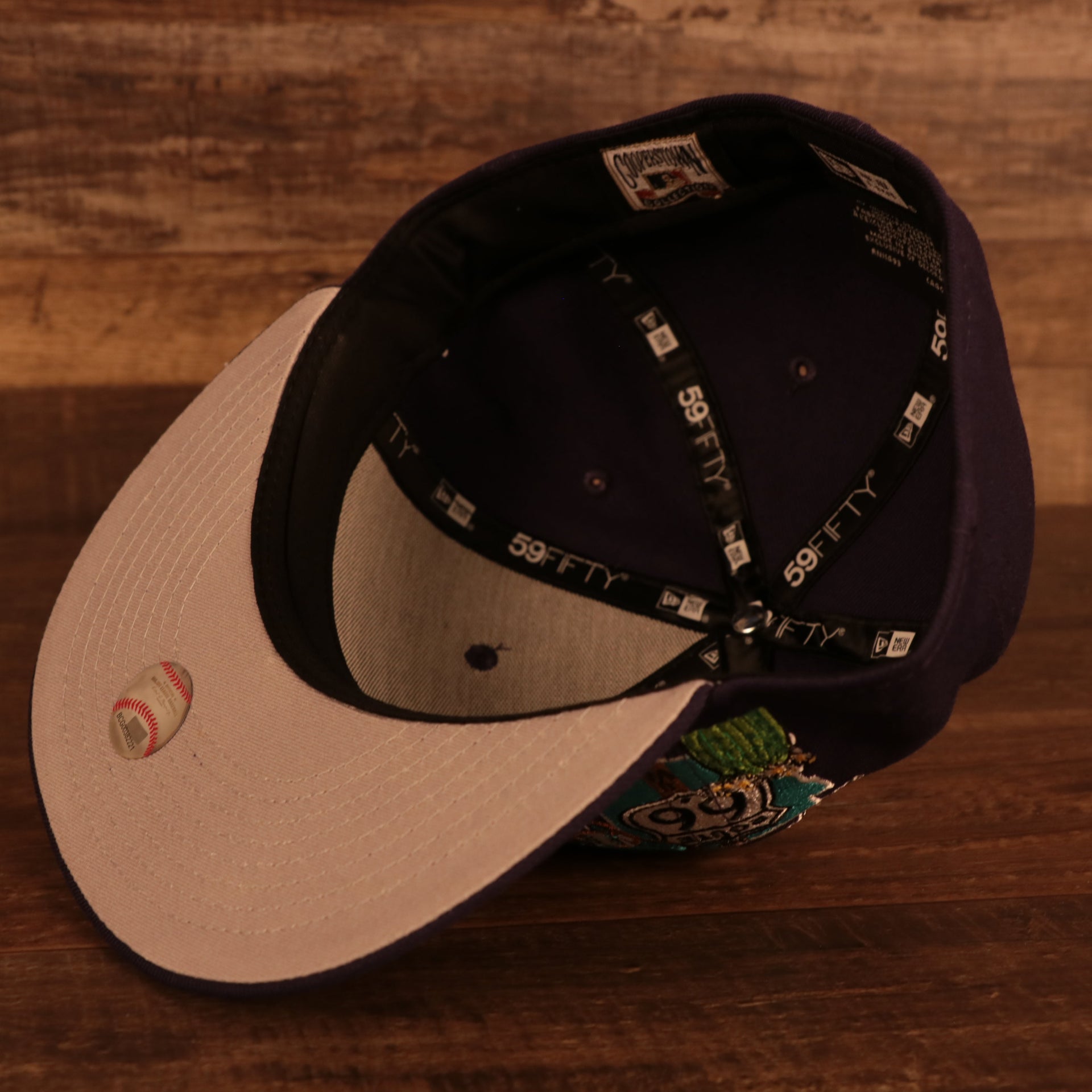 Interior of the Arizona Diamondbacks "City Cluster" Side Patch Gray Bottom Purple 59Fifty Fitted Cap