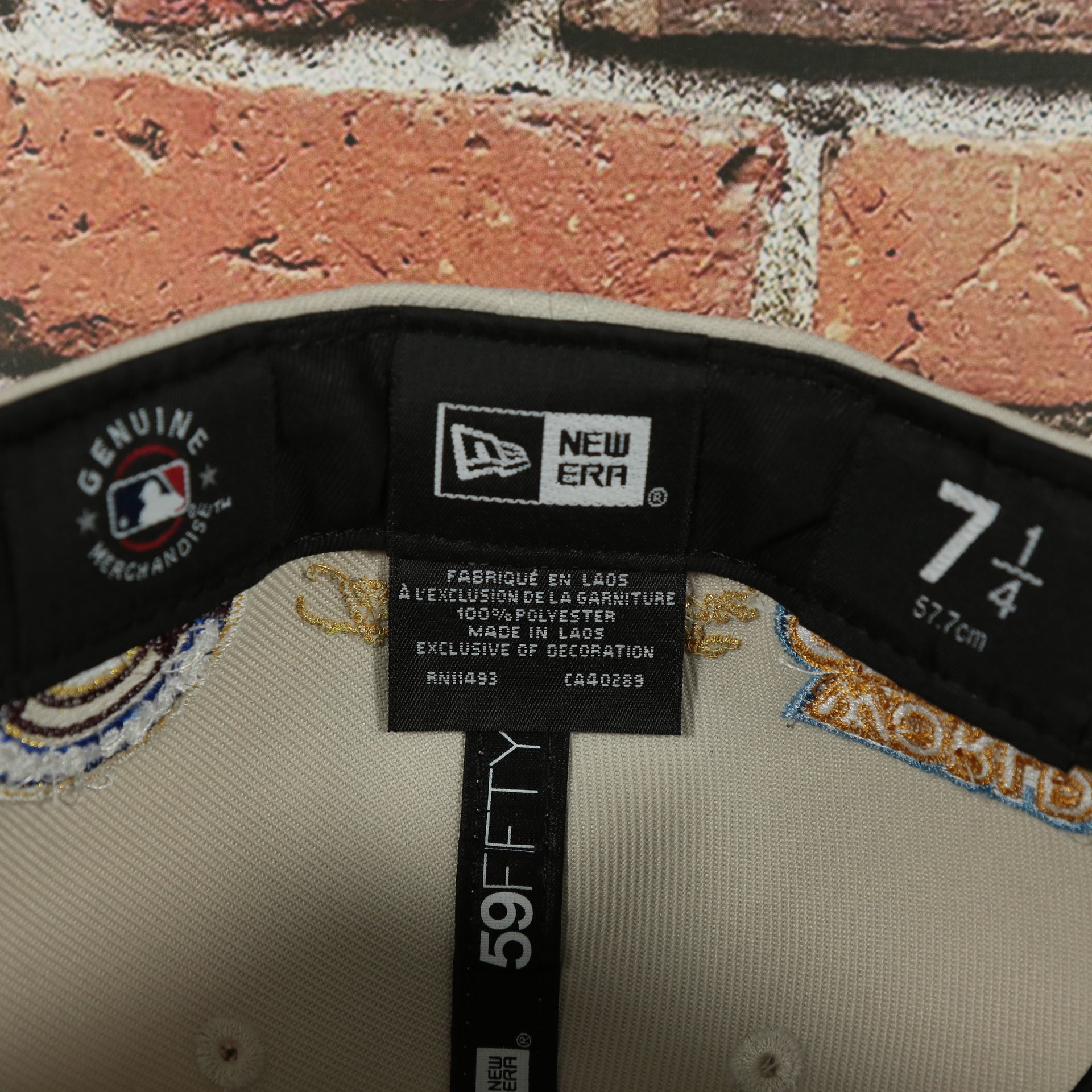 new era label on the New York Yankees World Class 27-Time World Series Champions Two Tone Grey Bottom | Sand/Navy 59Fifty Fitted Cap