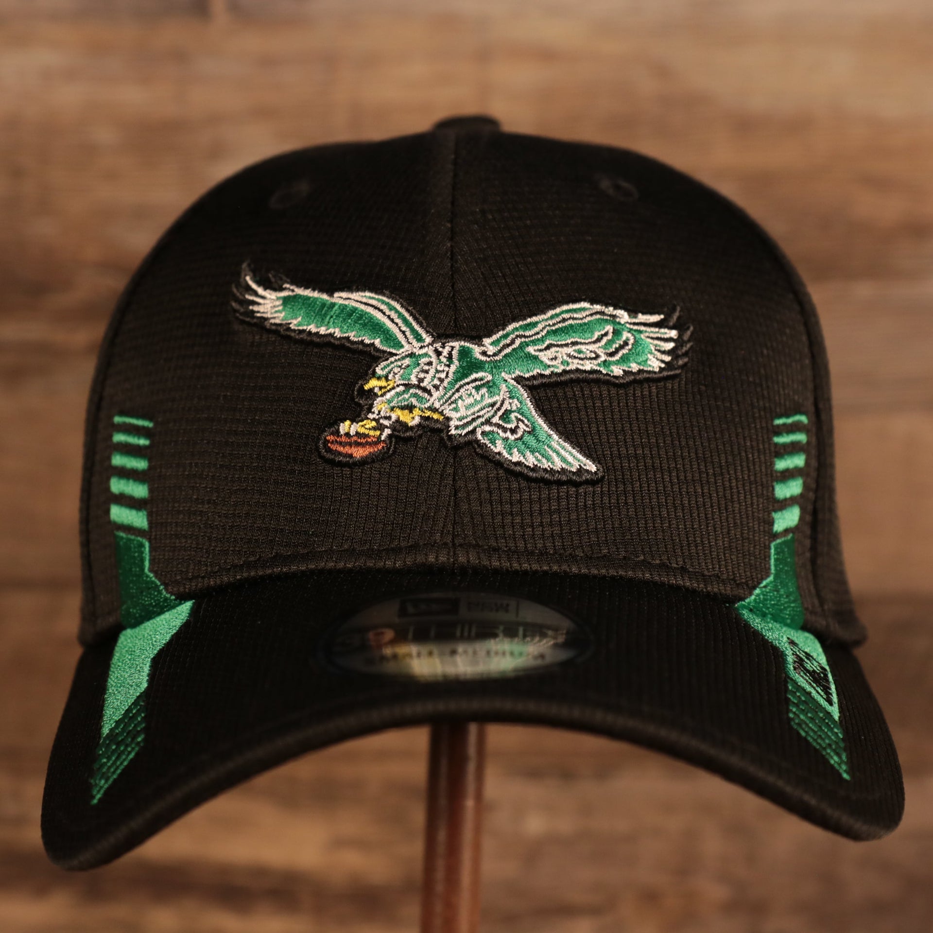 Philadelphia Eagles 2021 Sideline On-Field Throwback Logo 39Thirty Stretch Cap