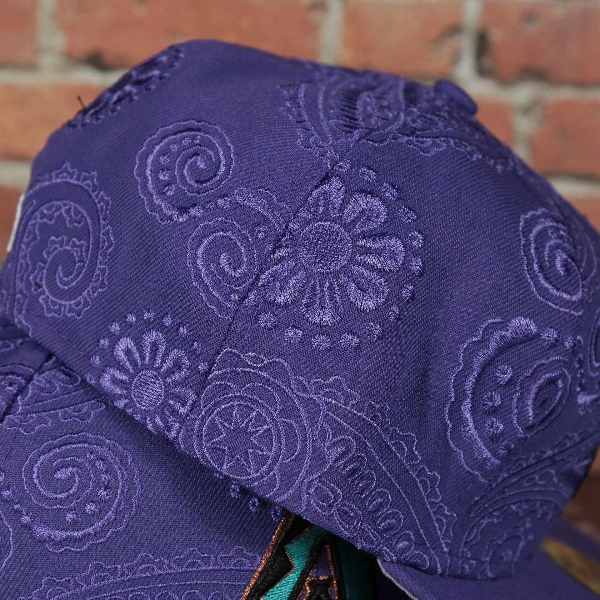 bandana print on the Arizona Diamondbacks Paisley Bandana Print Embroidered 59Fifty Fitted Cap | New Era MLB Swirl 5950