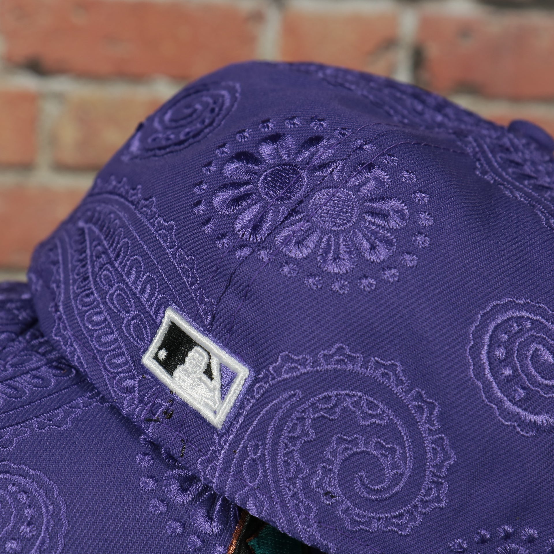 cooperstown batterman logo on the Arizona Diamondbacks Paisley Bandana Print Embroidered 59Fifty Fitted Cap | New Era MLB Swirl 5950