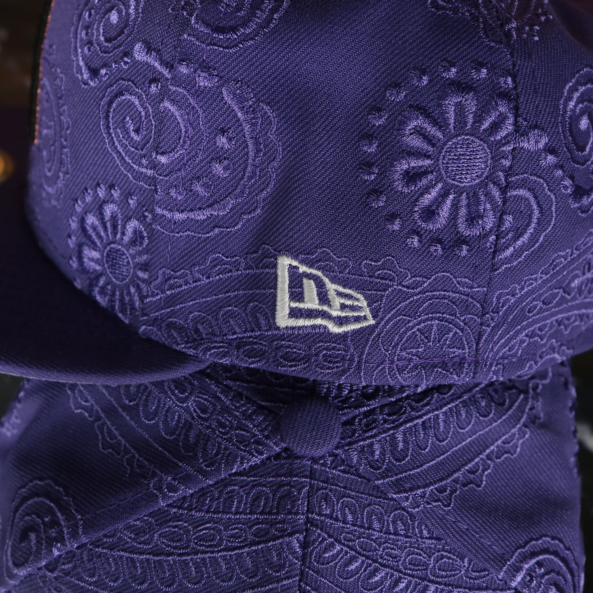 new era logo on the Arizona Diamondbacks Paisley Bandana Print Embroidered 59Fifty Fitted Cap | New Era MLB Swirl 5950