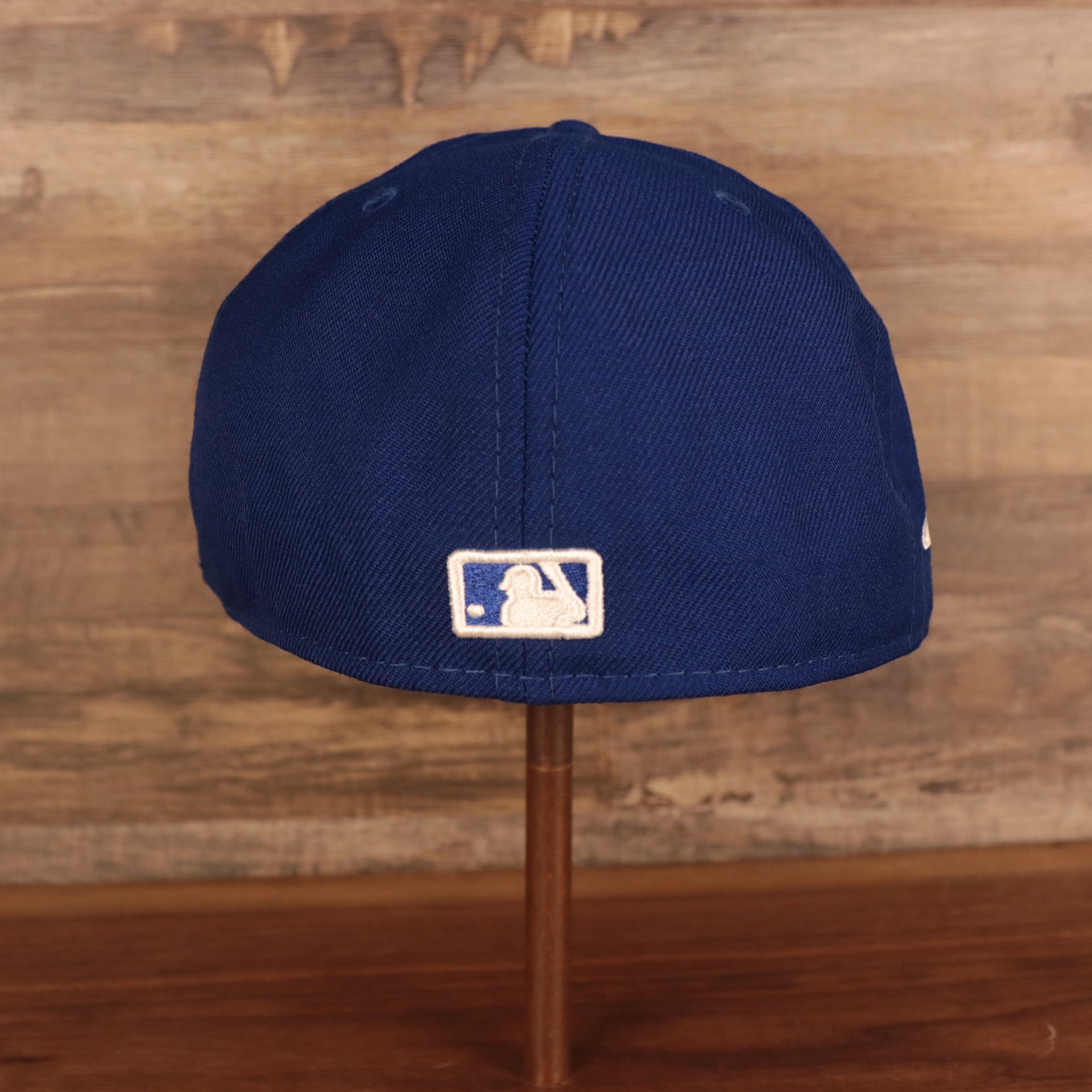 Back of the New York Mets Iced Out Side Patch Apple Statue of Liberty Gray Bottom 59Fifty Fitted Cap