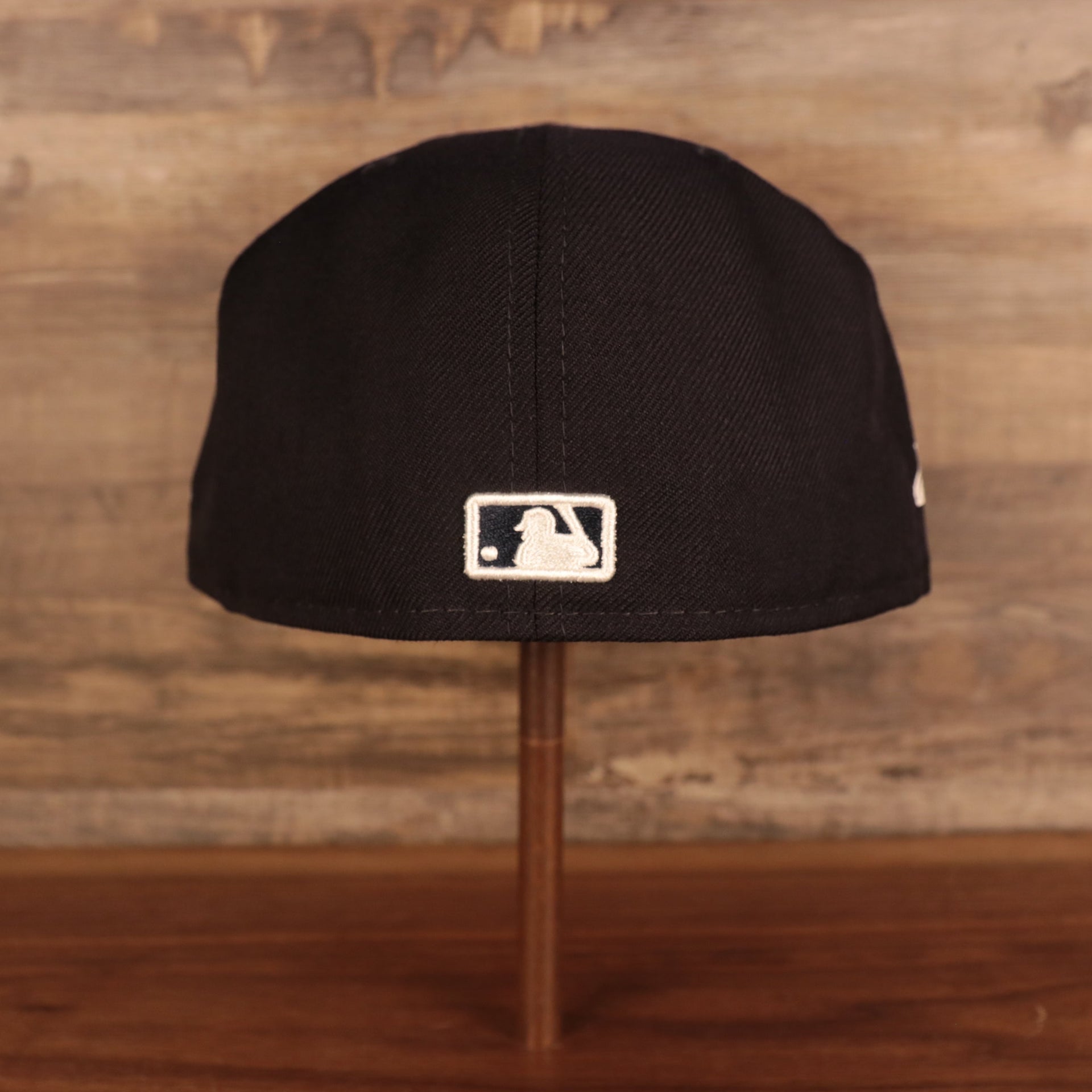 Back of the New York Yankees Iced Out Side Patch Apple Statue of Liberty Gray Bottom 59Fifty Fitted Cap