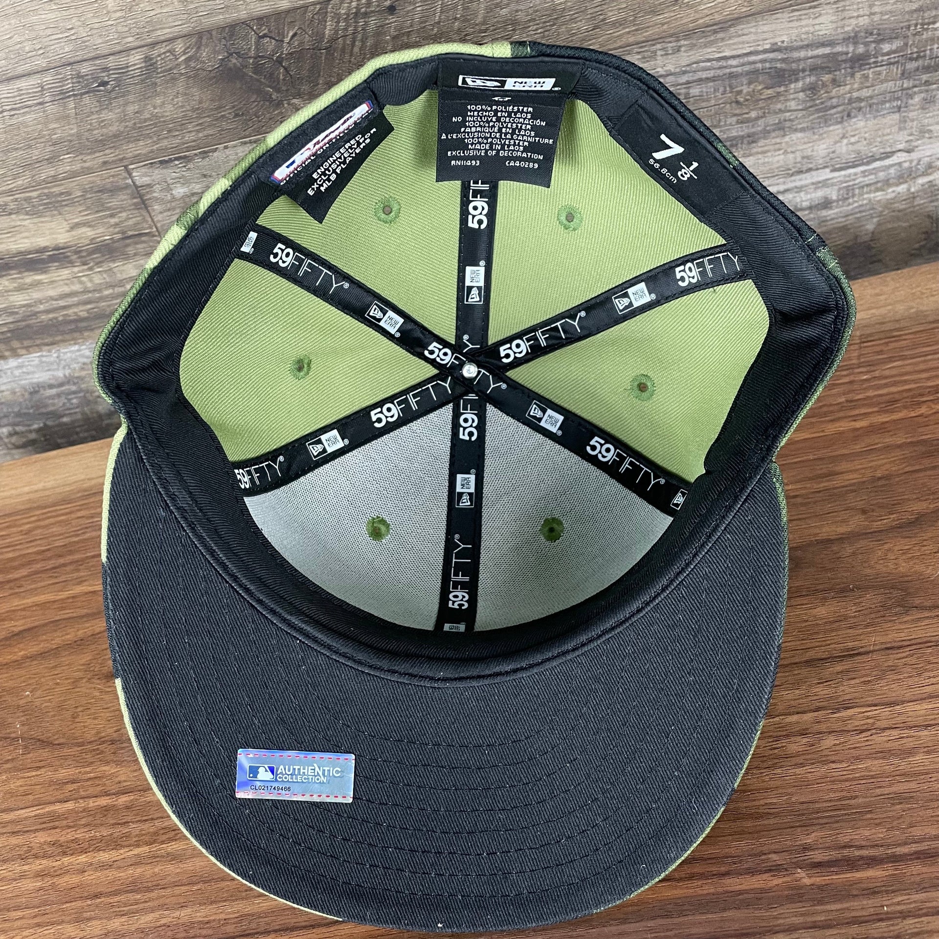 The underside of the New York Yankees 2022 Armed Forces Day / Memorial Day Side Patch 59Fifty Fitted Cap | Camo