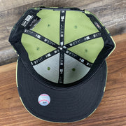 The underside of the New York Mets 2022 Armed Forces Day / Memorial Day Side Patch 9Fifty Snapback Cap