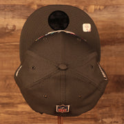 Top down view of the Pittsburgh Steelers NFL 2021 Crucial Catch Breast Cancer Awareness 9Fifty Snapback Hat