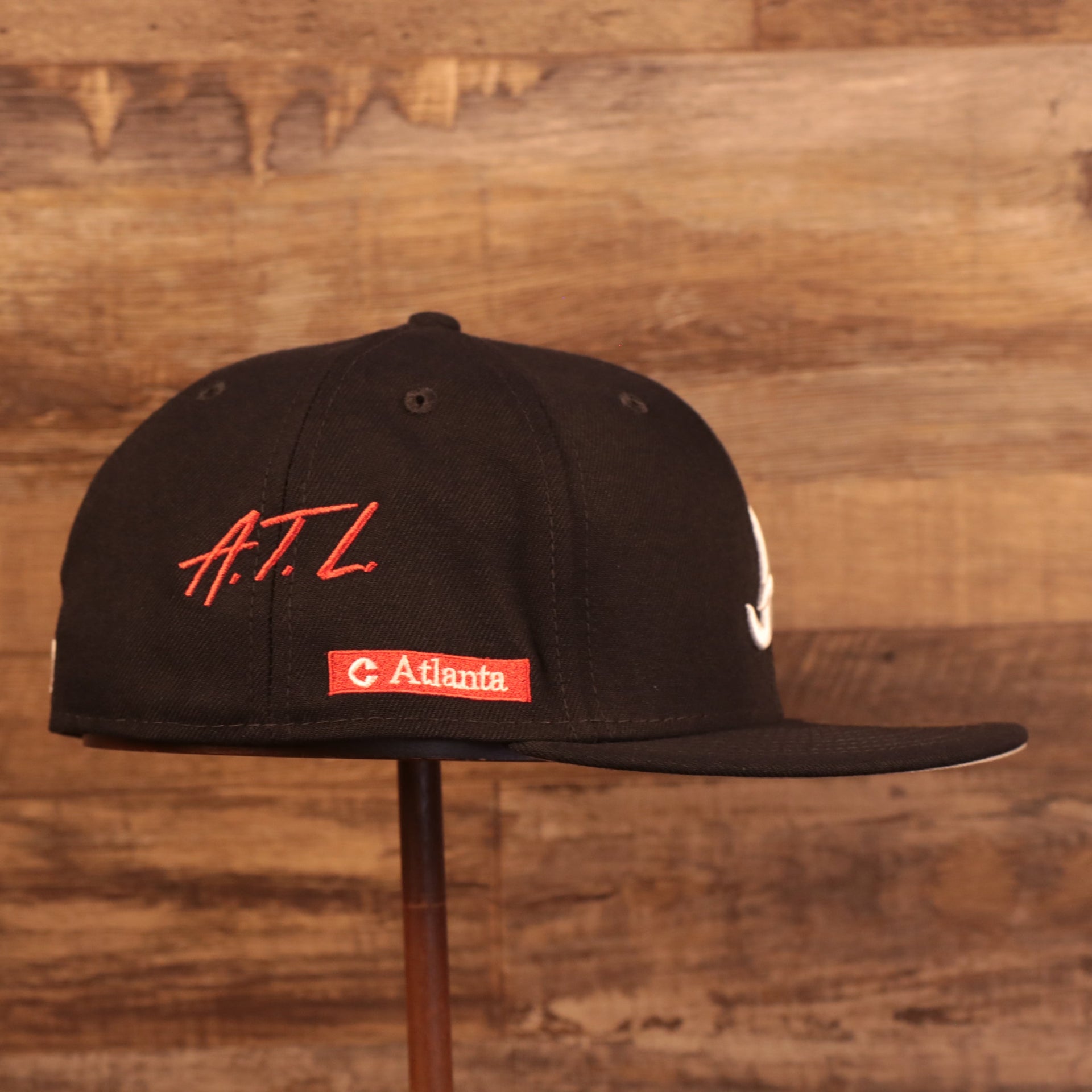 Wearer's right of the Atlanta Braves City Transit All Over Side Patch Gray Bottom 59Fifty Fitted Cap