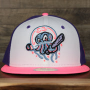 front of the Jersey Shore Blue Claws 2022 Medusas de Jersey Shore Copa de la Diversion On-Field Black Bottom 5950 Fitted Cap | Purple/White