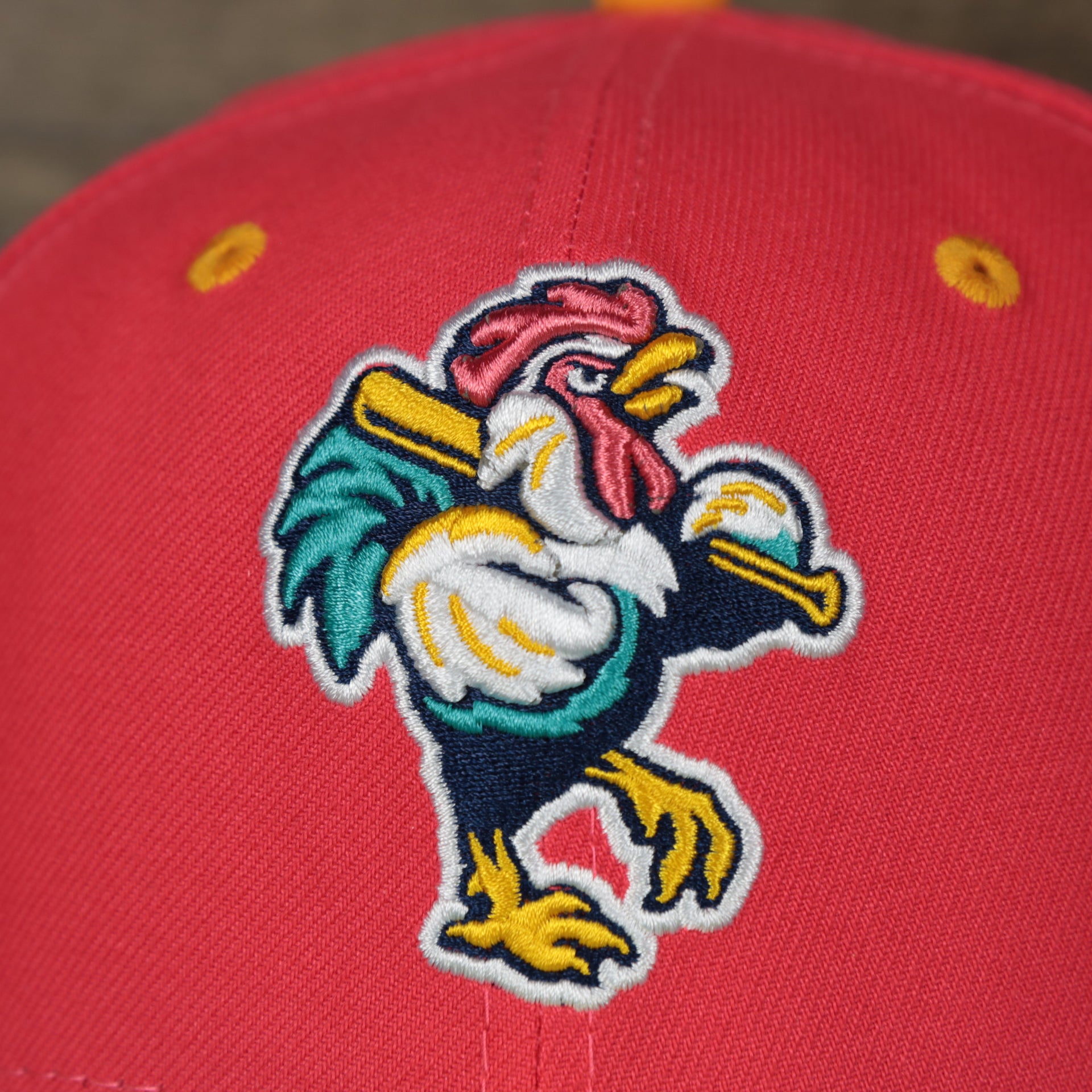 logo on the Delmarva Shore Birds 2022 Gallos de Delmarva Copa de la Diversion On-Field Black Bottom 5950 Fitted Cap | Red