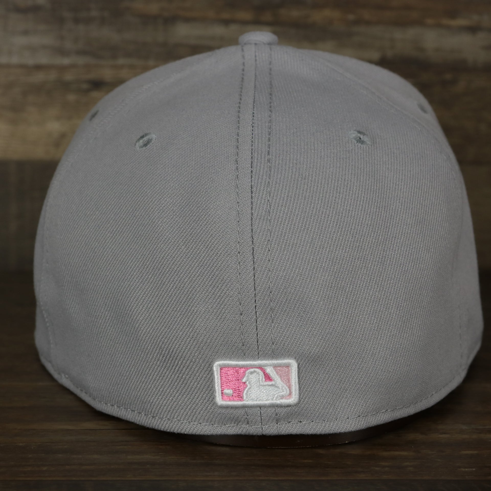 The backside of the New York Yankees 2022 Mother’s Day On-Field 59Fifty Fitted Cap