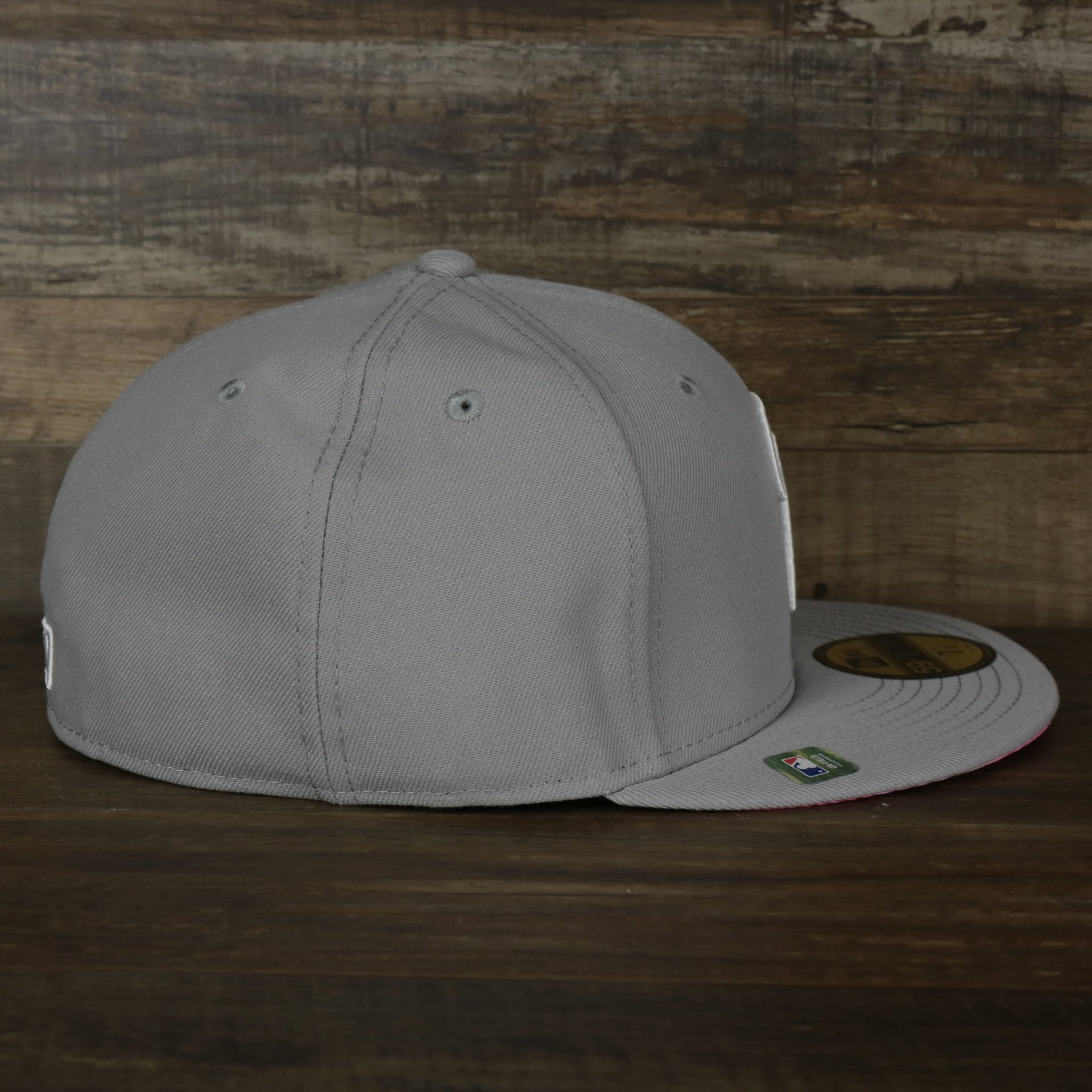 The wearer's right on the Philadelphia Phillies 2022 Mother’s Day On-Field 59Fifty Fitted Cap