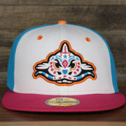 front of the Carolina Mudcats 2022 Pescados de Carolina Copa de la Diversion On-Field Black Bottom 5950 Fitted Cap | White/Blue