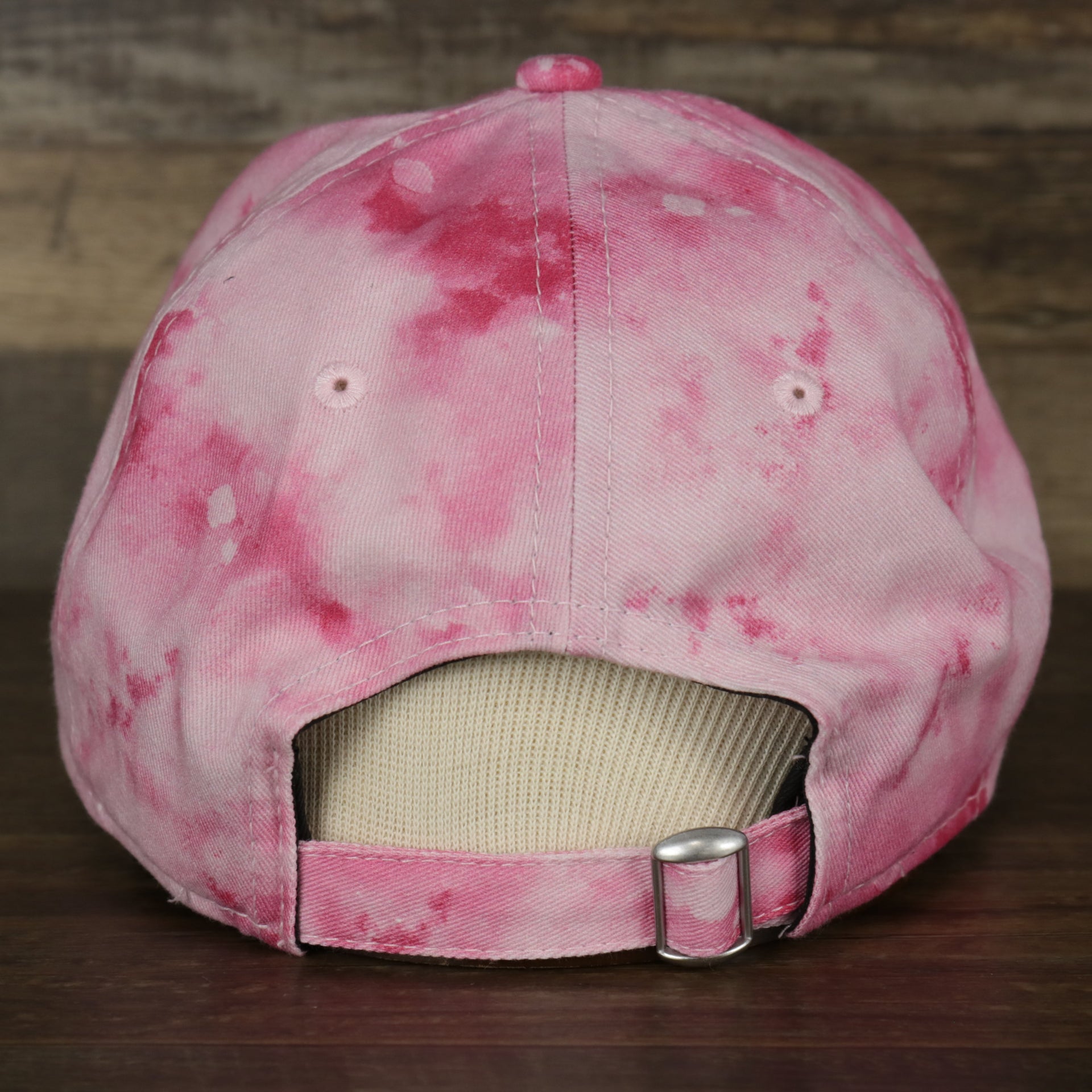 Back of the Boston Red Sox 2022 Mother’s Day On-Field 9Twenty Women’s Dad Hat