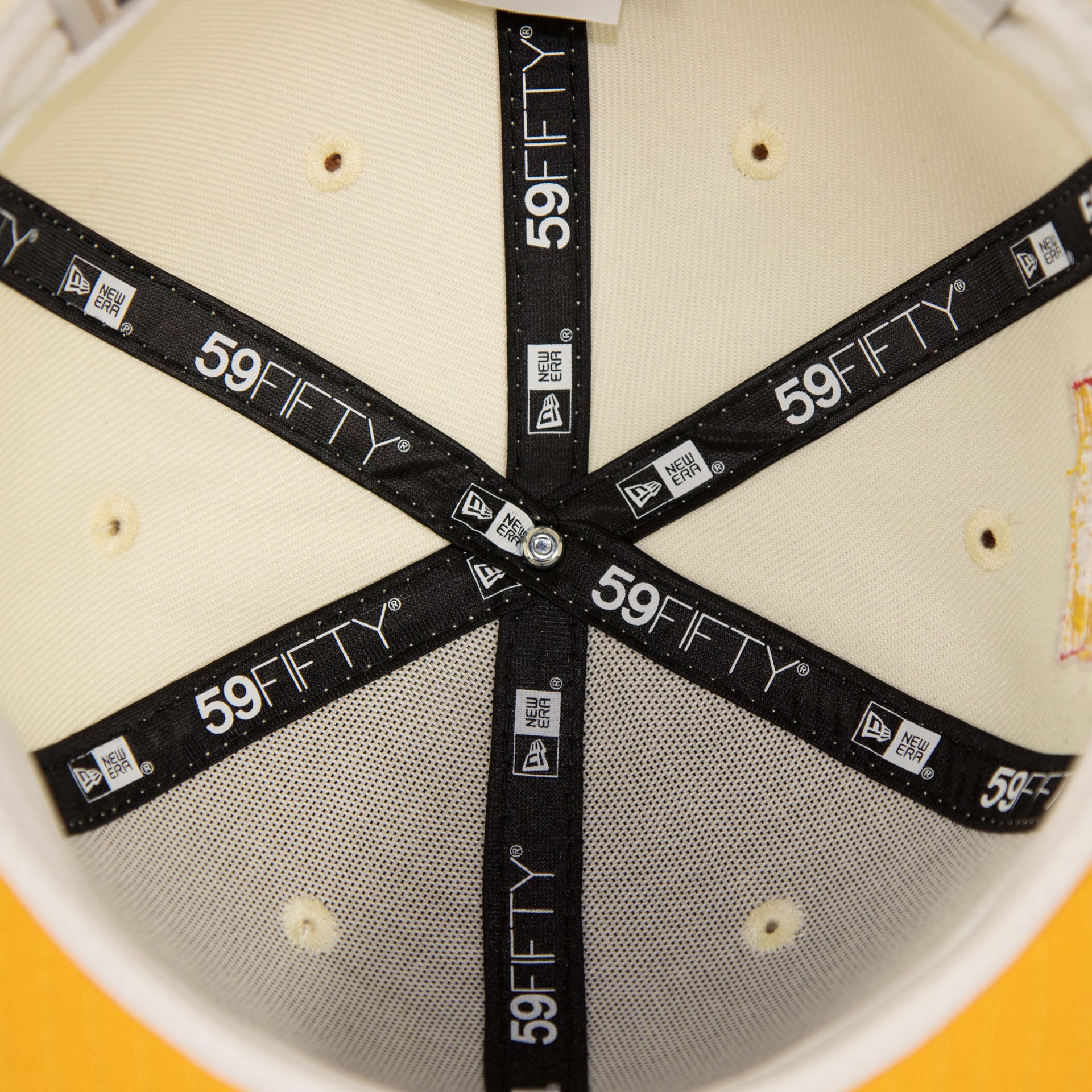 inside taping on the Seattle Mariners Cooperstown 2007 30th Anniversary Side Patch Yellow UV 59Fifty Fitted Cap | Chrome/Red | CheeseSteak Pack Cap Swag Exclusive