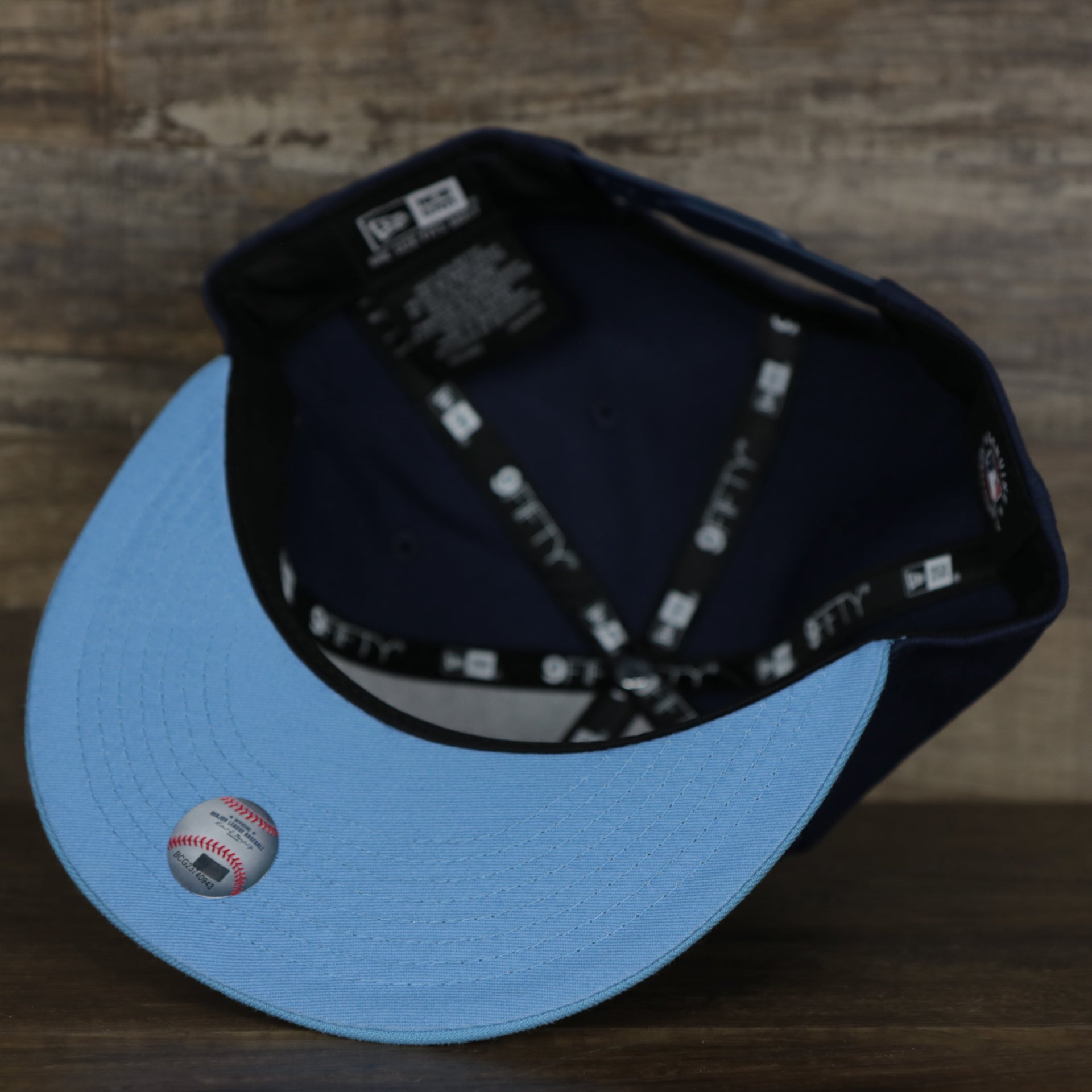 underside of the Chicago Cubs MLB City Connect 2021 On-Field 9Fifty Blue Bottom Snapback | Navy Blue