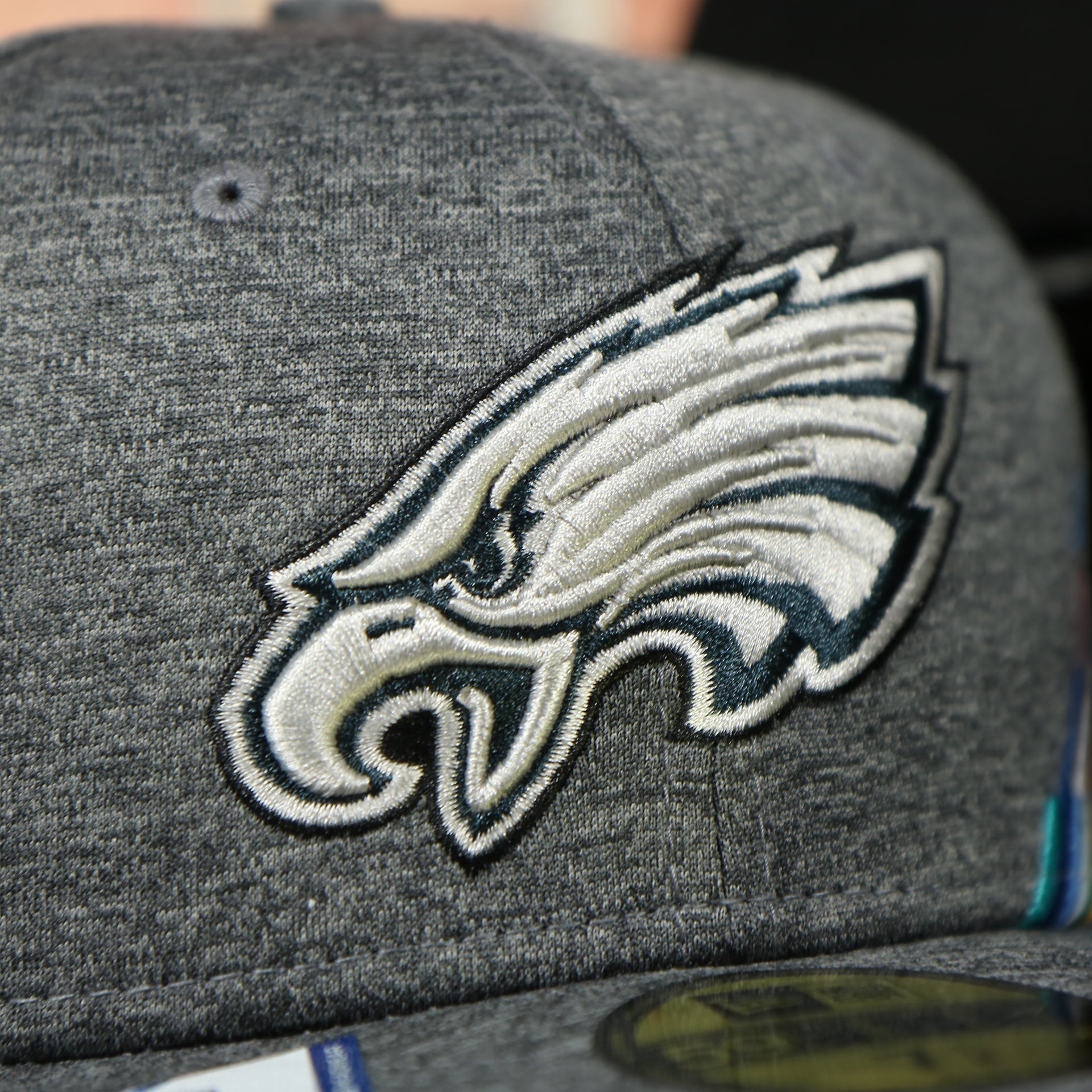 eagles logo on the Eagles Breast Cancer awareness fitted hat | Philadelphia eagles crucial catch sideline 59fifity fitted cap bca
