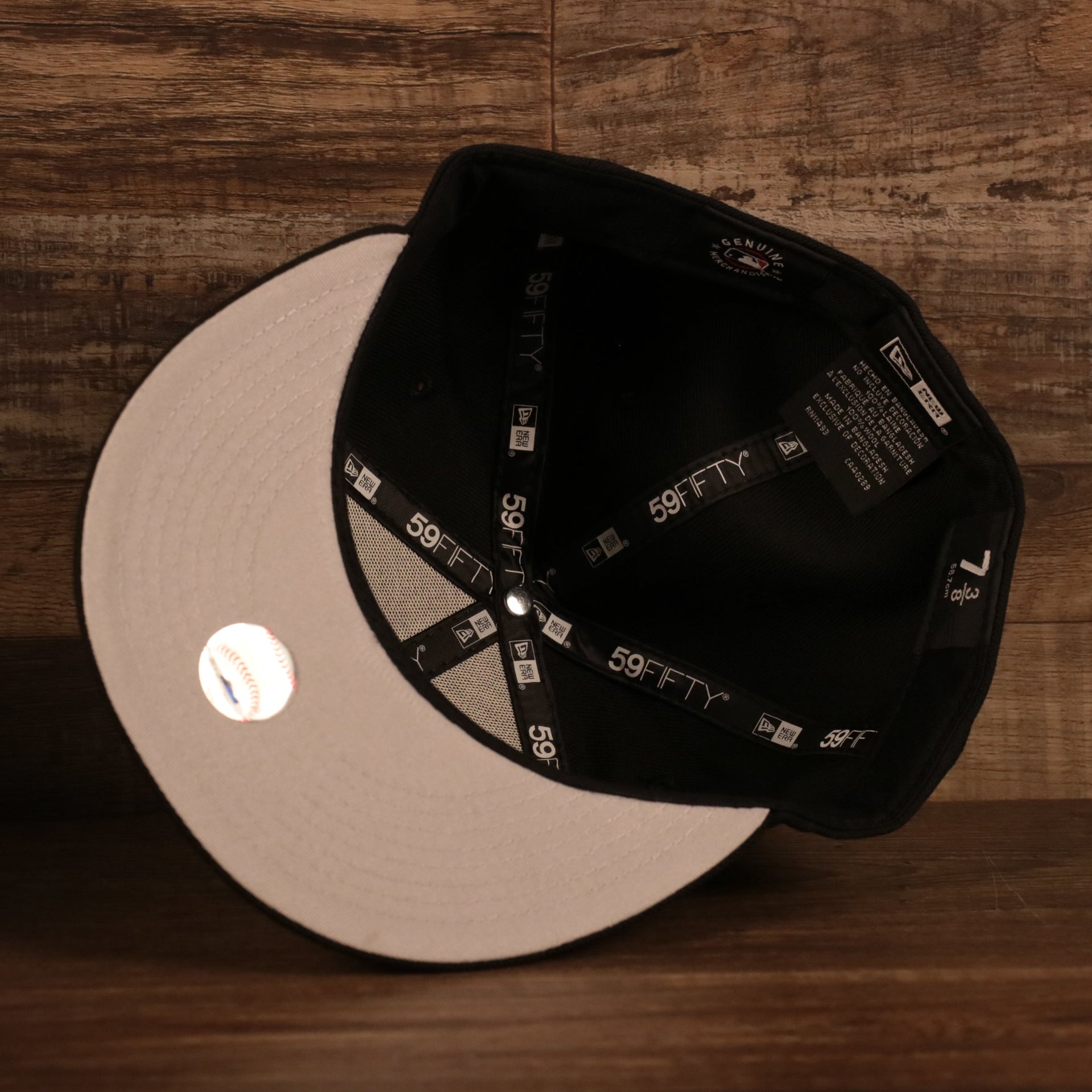 Gray under visor of the New York Mets 1986 World Series Script Patch Gray Bottom 59Fifty Fitted Cap