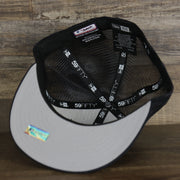 The underside of the New York Yankees Onfield 2022 Batting Practice 59Fifty Trucker Hat