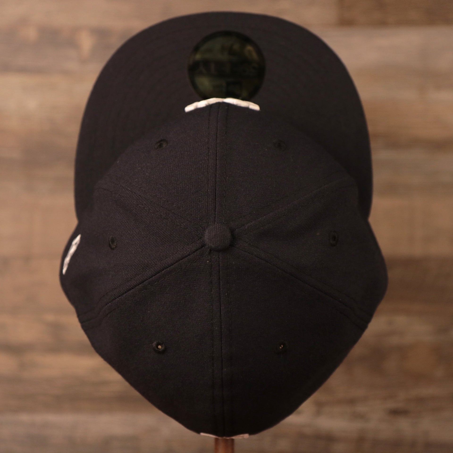 Top view of the 59Fifty NY Yankees Black Bottom On Field Cap