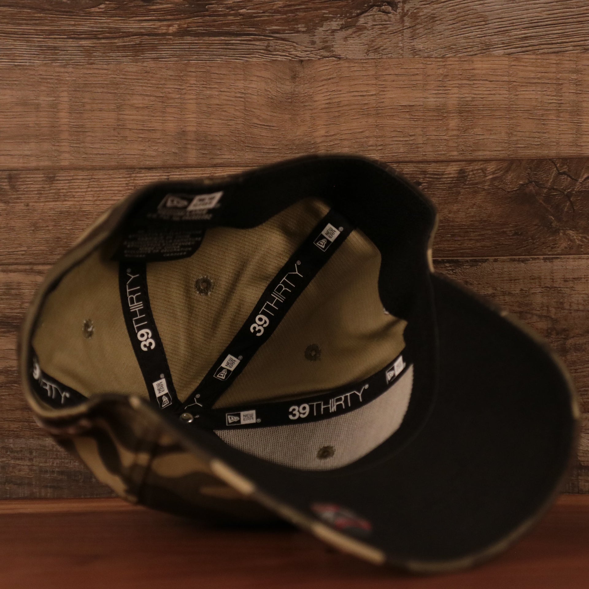 The New York Yankees Memorial Day 3930 flexfit cap by New Era.
