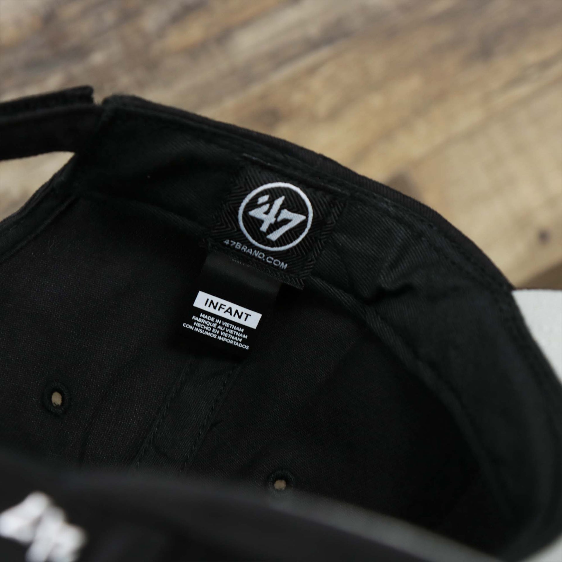 The 47 Brand Tag on the Infant Philadelphia Flyers Black Dad Hat | 47 Brand OSFM