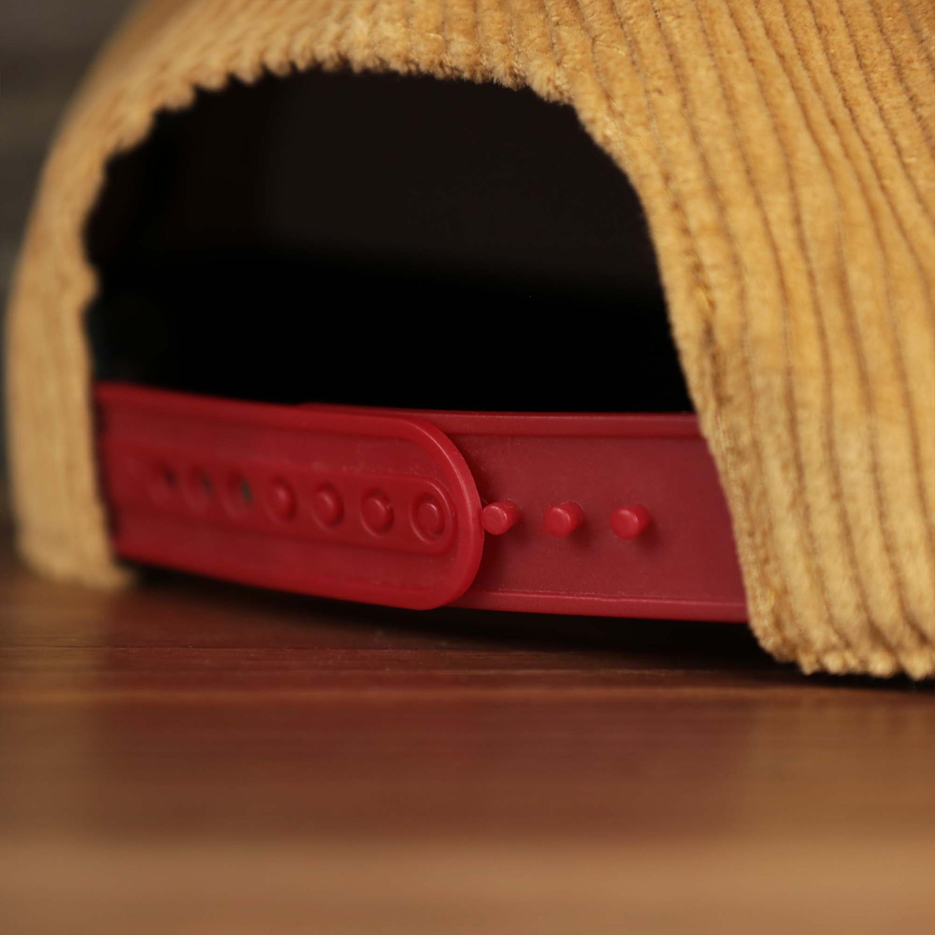 The adjustable strap on the Corduroy Philadelphia Phillies Snapback | 47 Brand Khaki