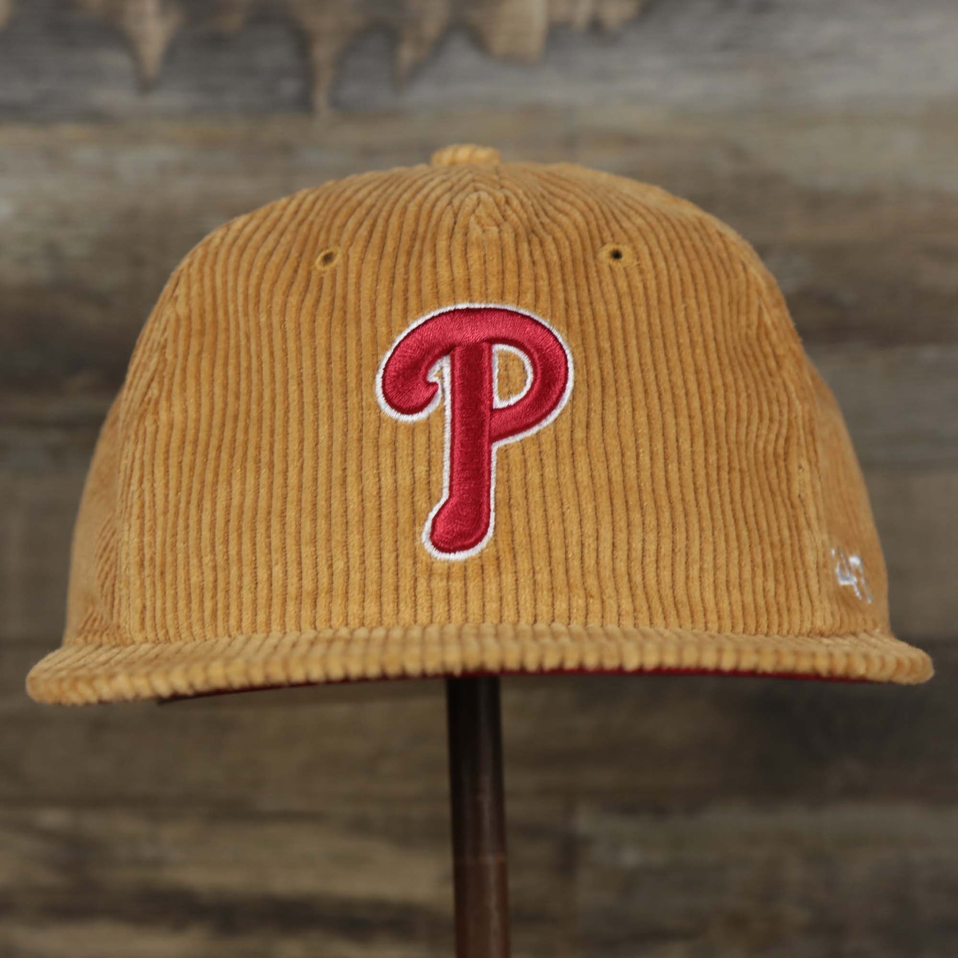 The front of the Corduroy Philadelphia Phillies Snapback | 47 Brand Khaki