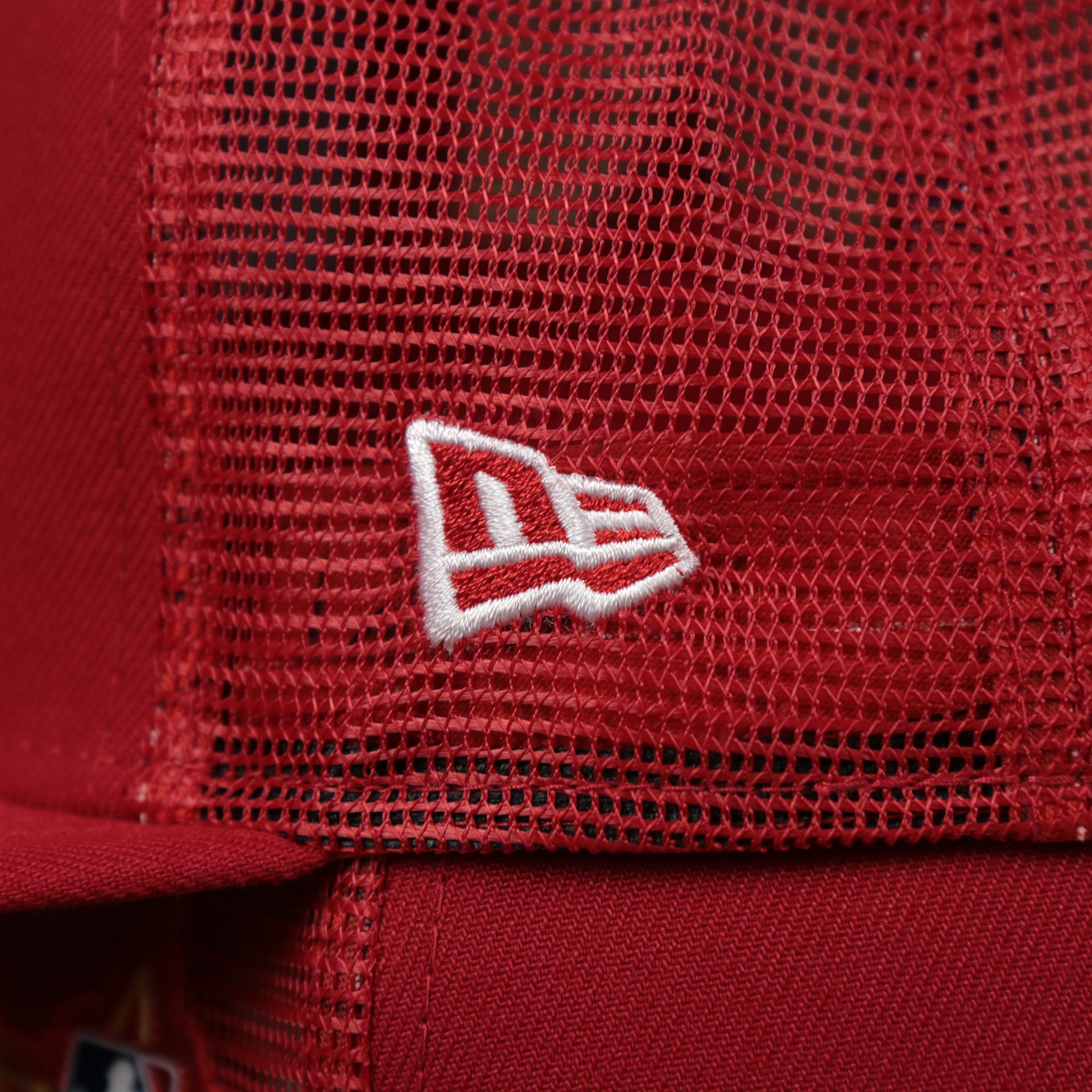 The New Era Logo on the Philadelphia Phillies Metallic All Star Game MLB 2022 Side Patch 59Fifty Mesh Fitted Cap | ASG 2022 Red 59Fifty Cap