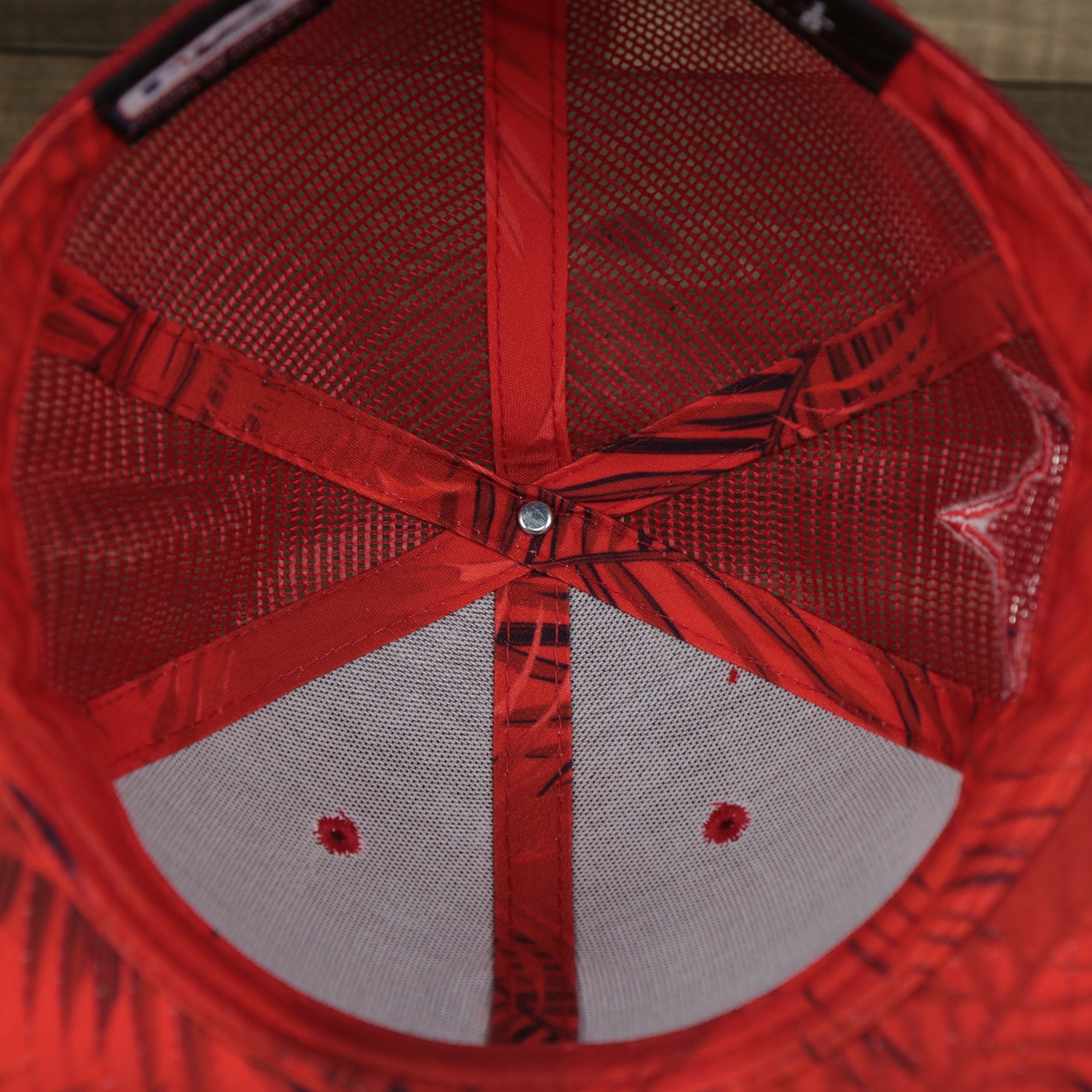 The inside of the Philadelphia Phillies Metallic All Star Game MLB 2022 Side Patch 59Fifty Mesh Fitted Cap | ASG 2022 Red 59Fifty Cap